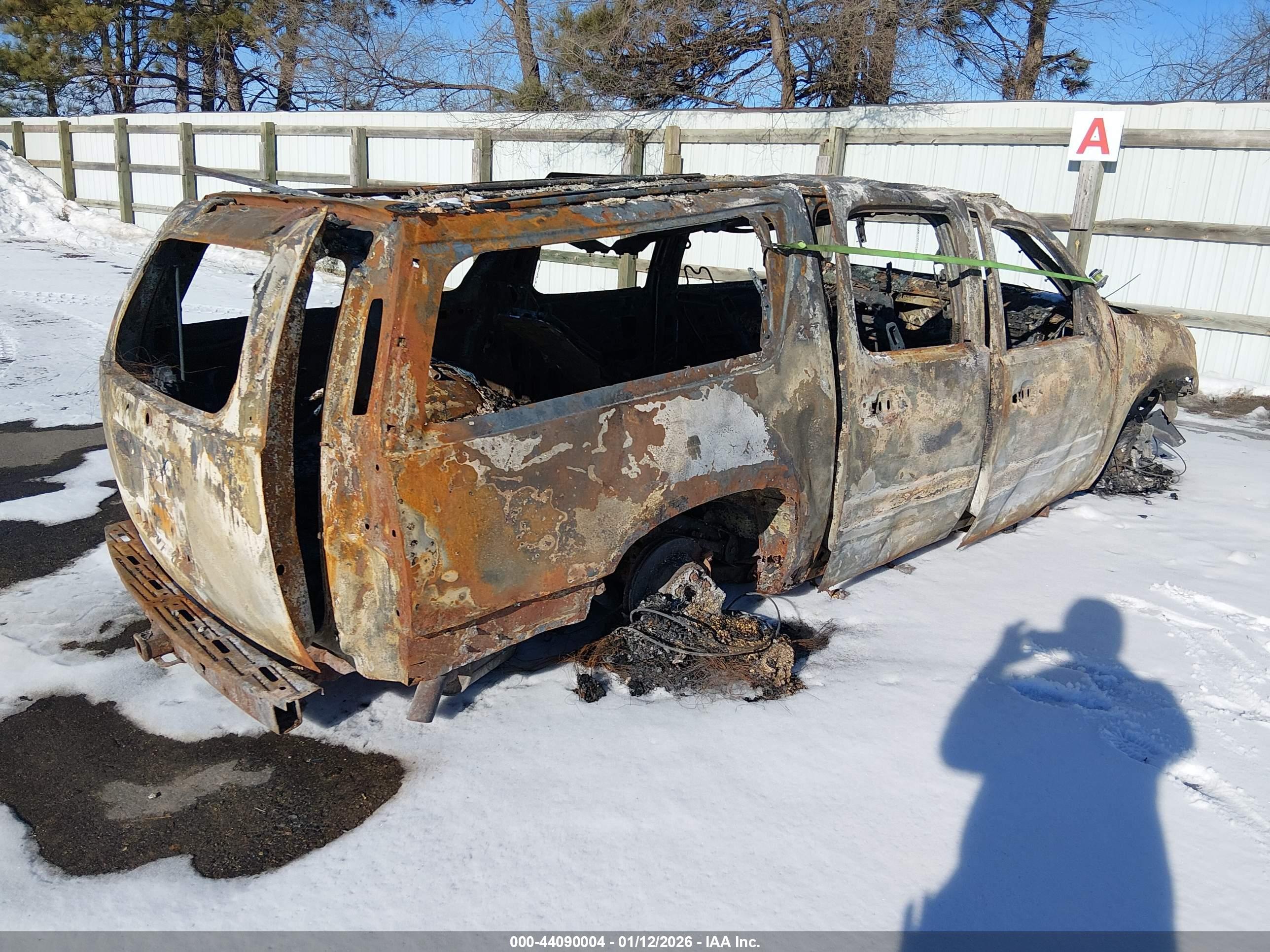 CHEVROLET SUBURBAN image 4