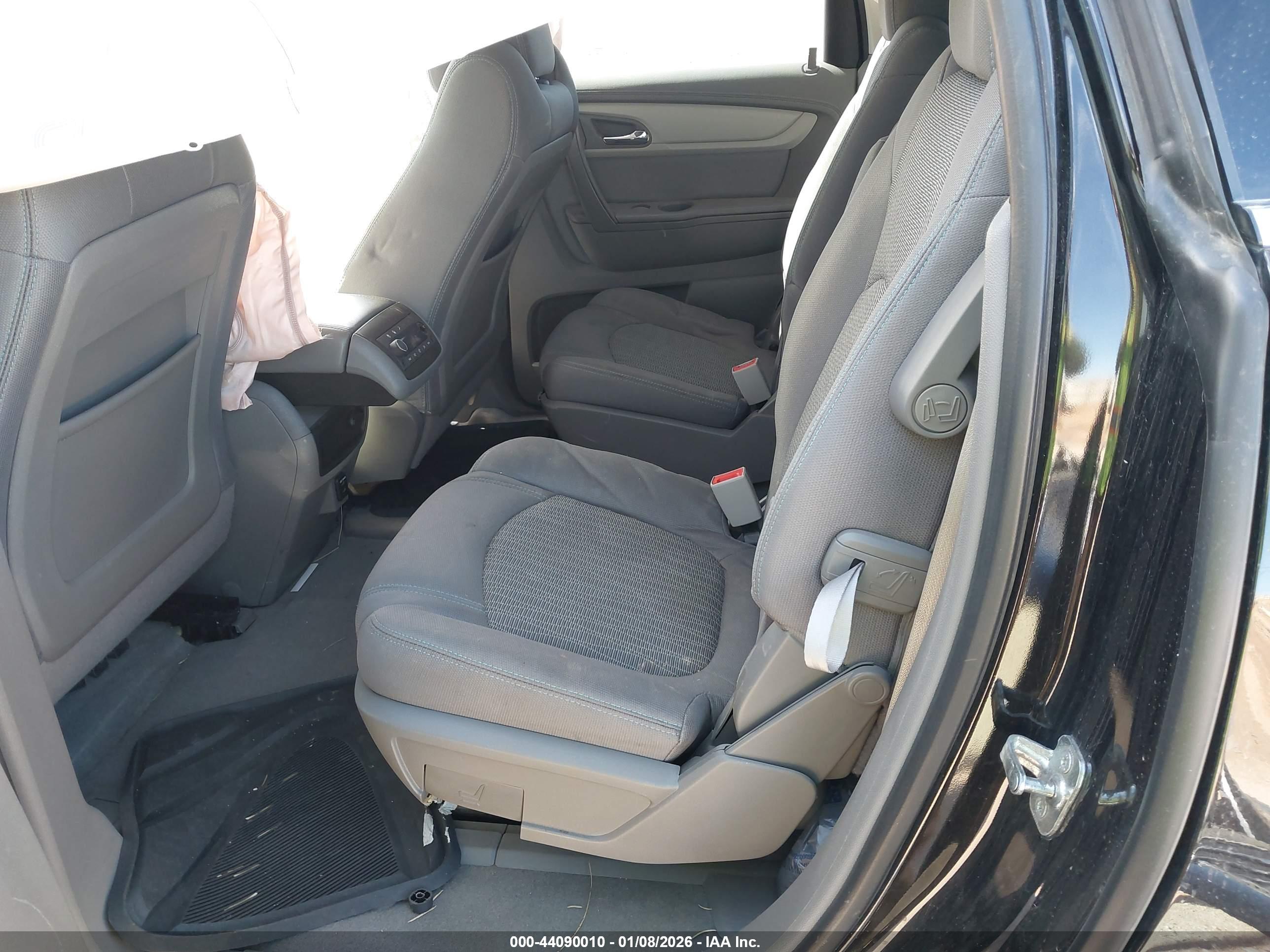 CHEVROLET TRAVERSE image 8