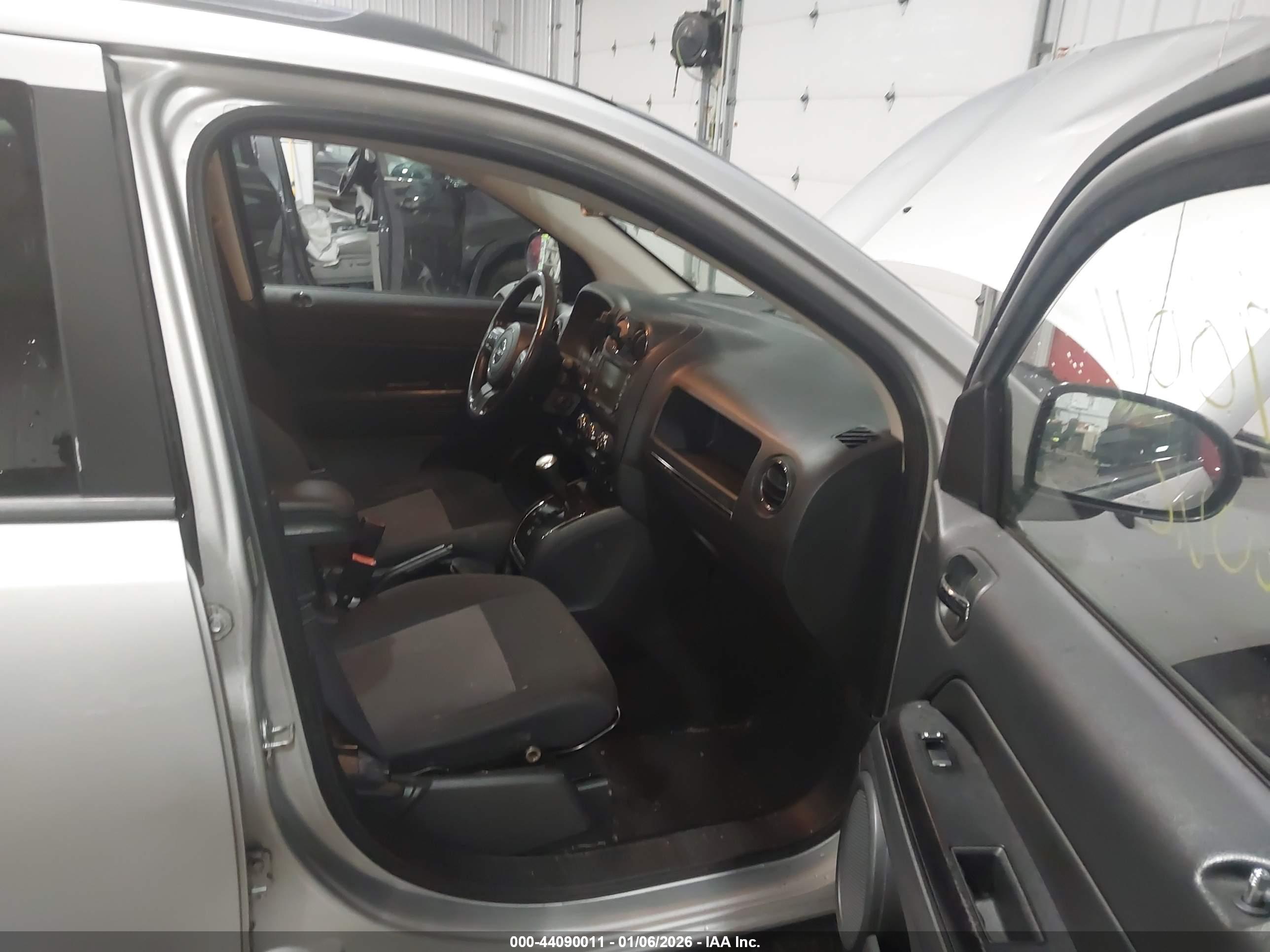 JEEP COMPASS image 5