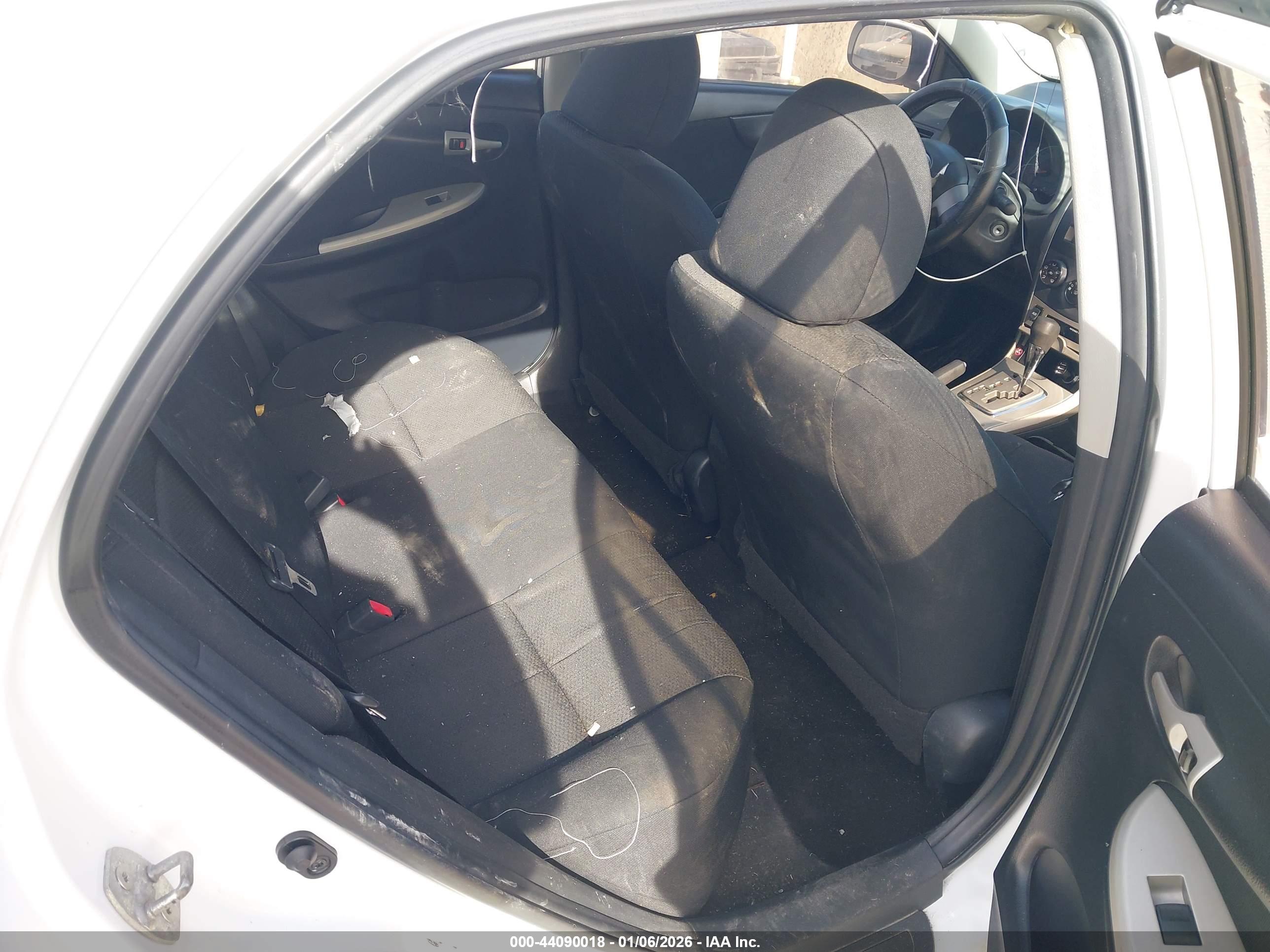 TOYOTA COROLLA image 8
