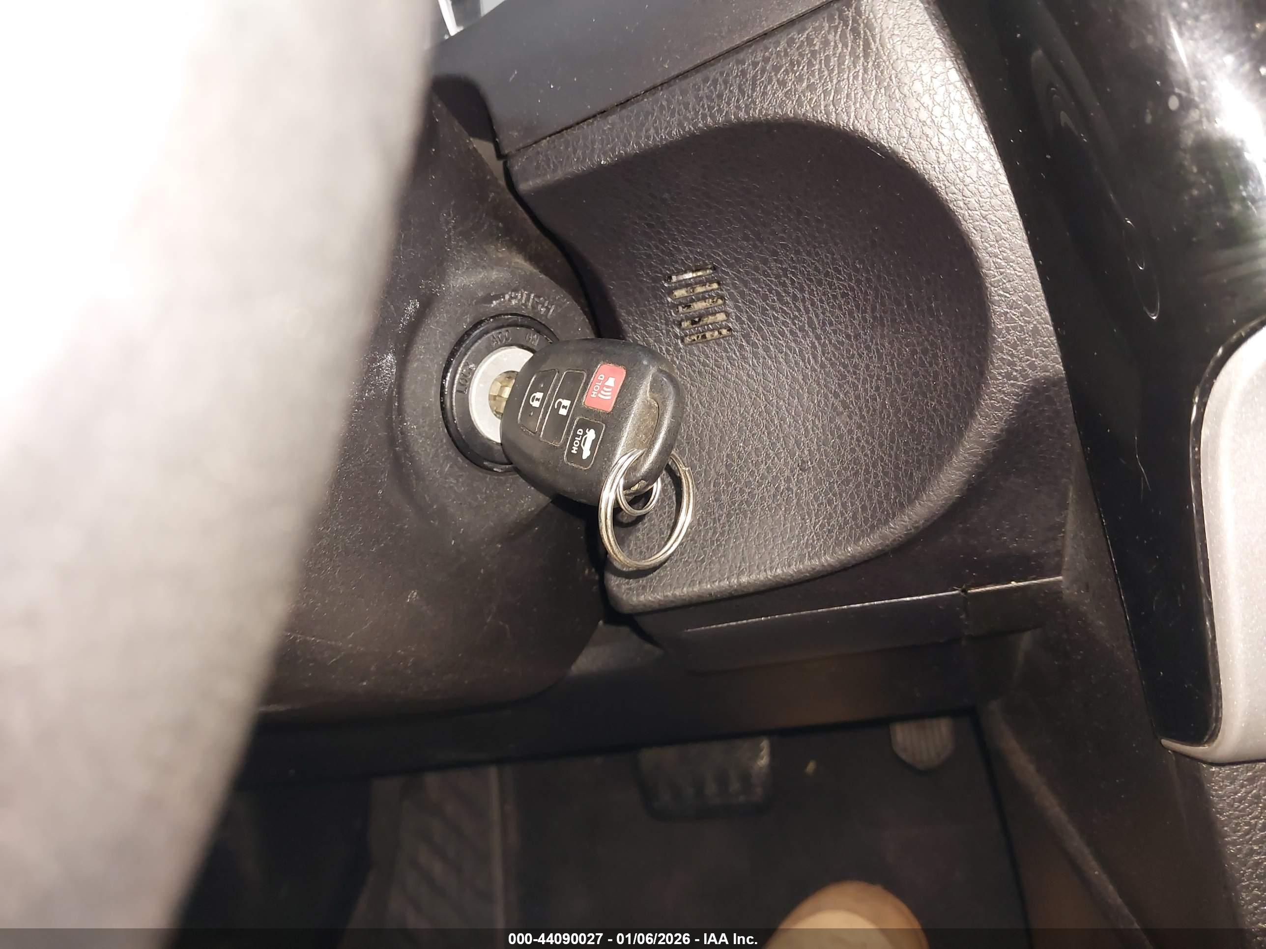 TOYOTA COROLLA image 11