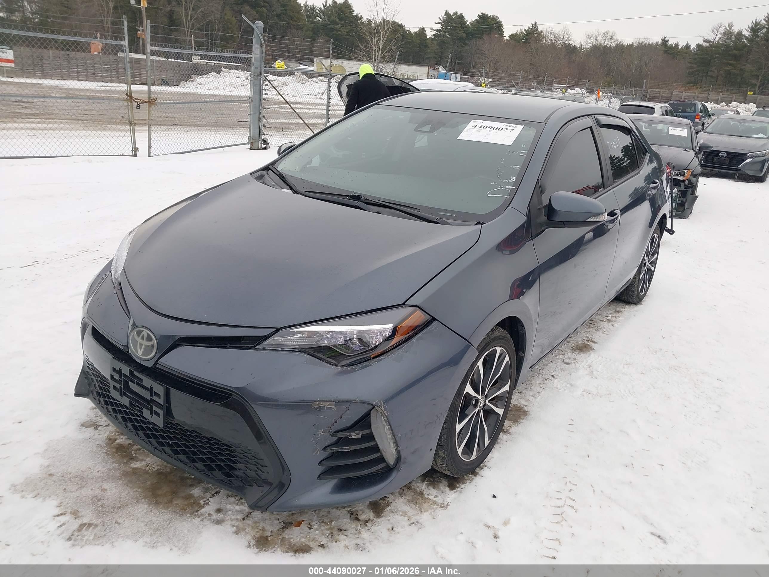 TOYOTA COROLLA image 2
