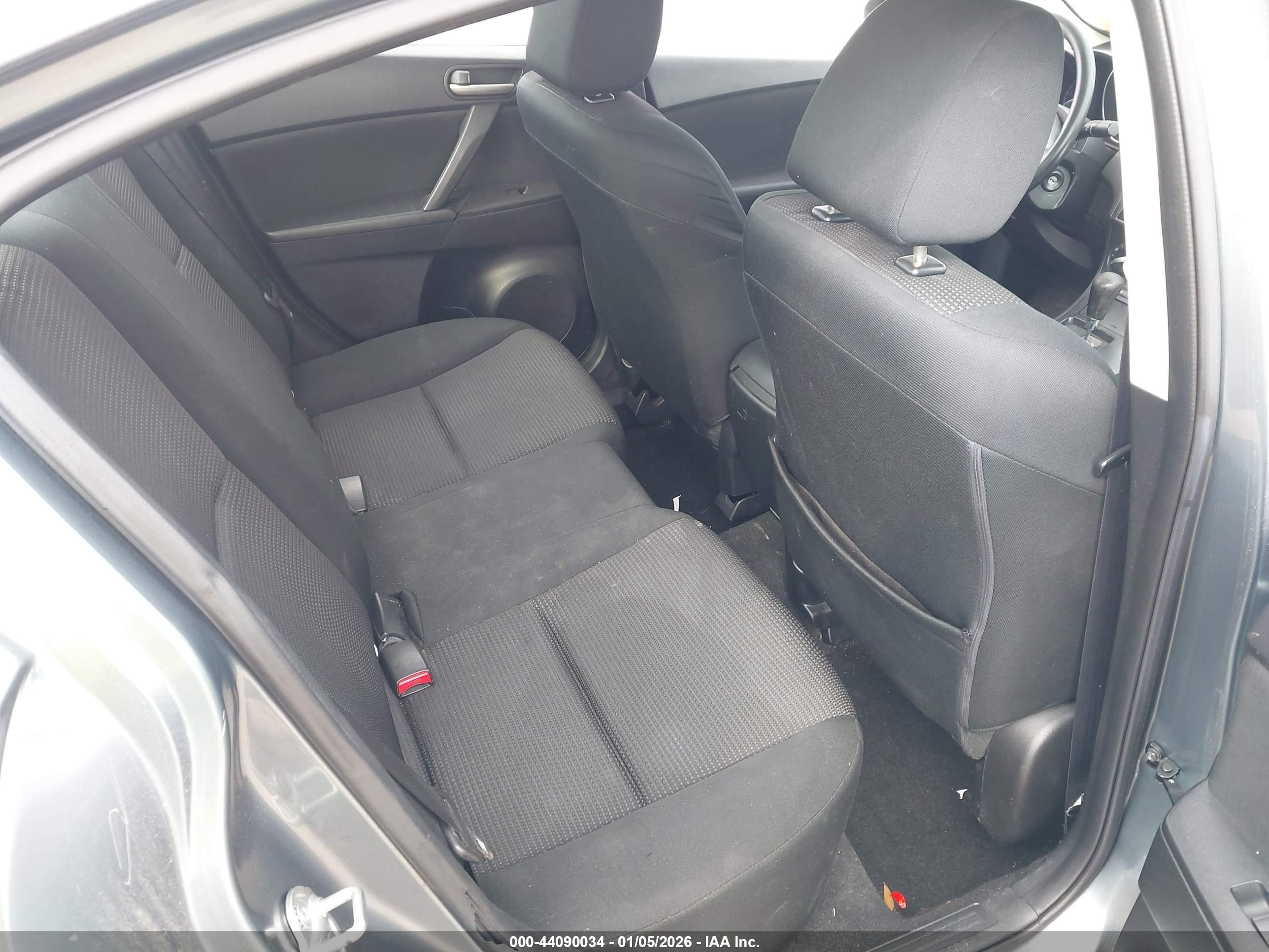MAZDA MAZDA3 image 8
