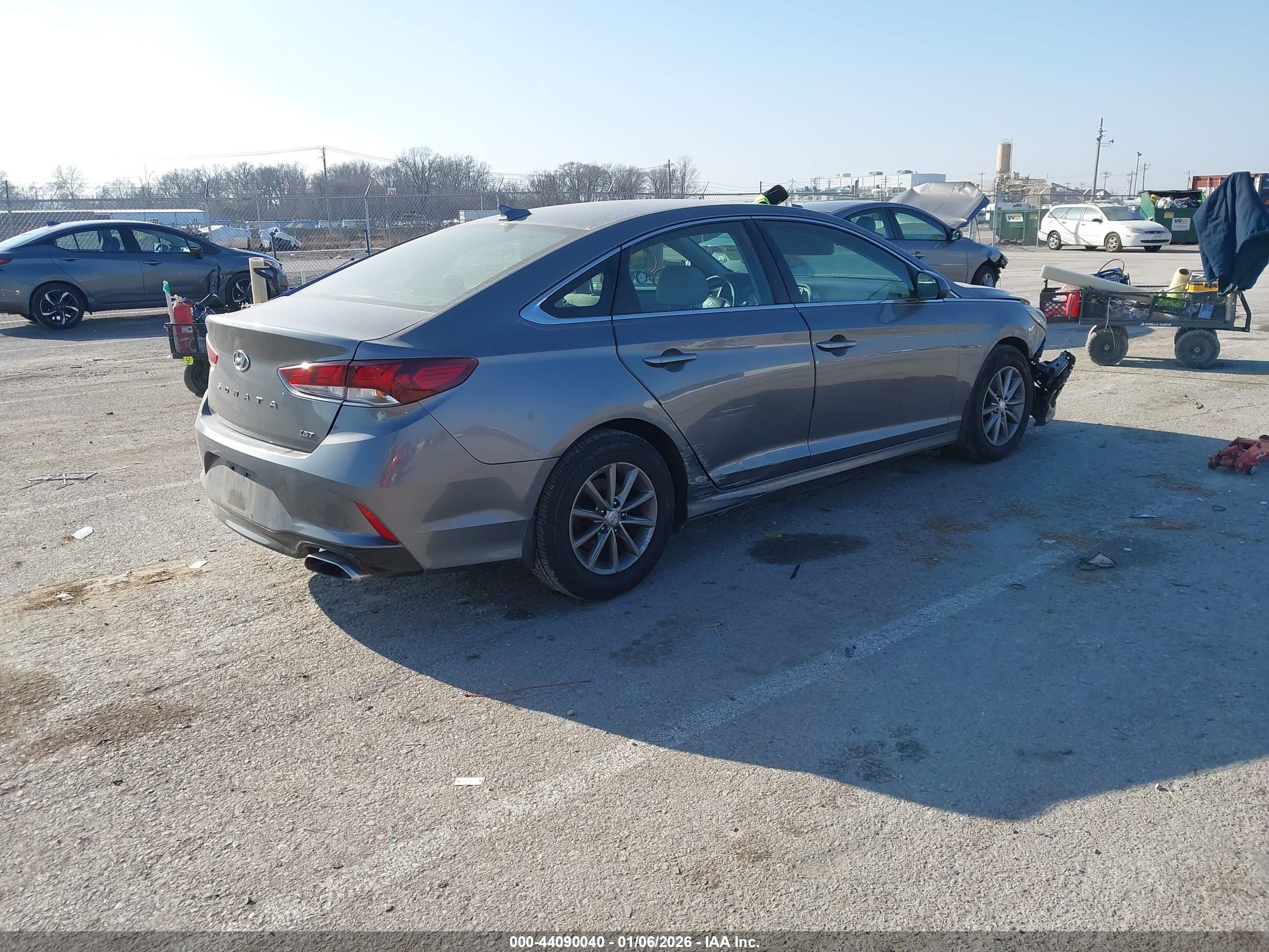 HYUNDAI SONATA image 4
