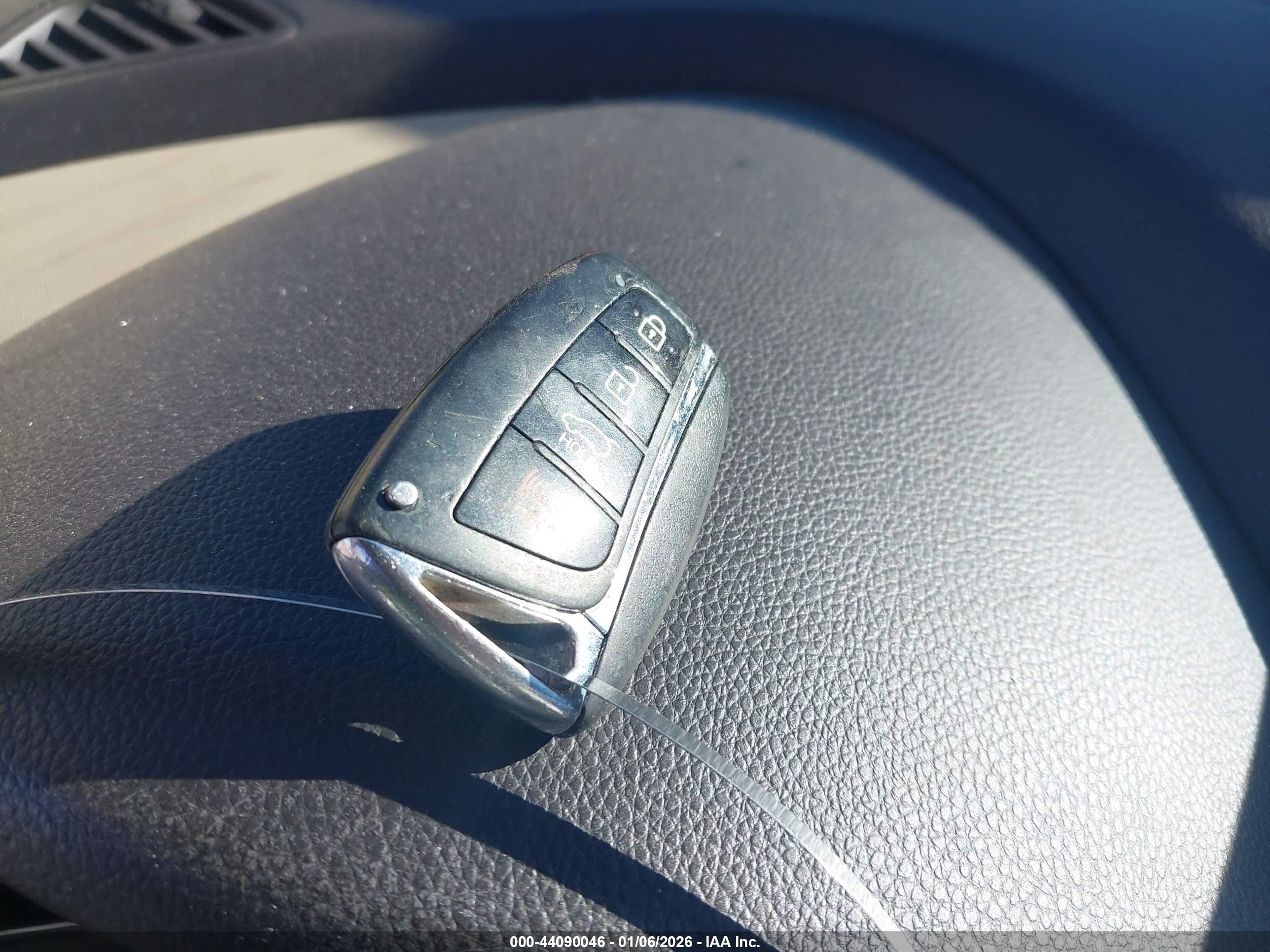 HYUNDAI SANTA image 11