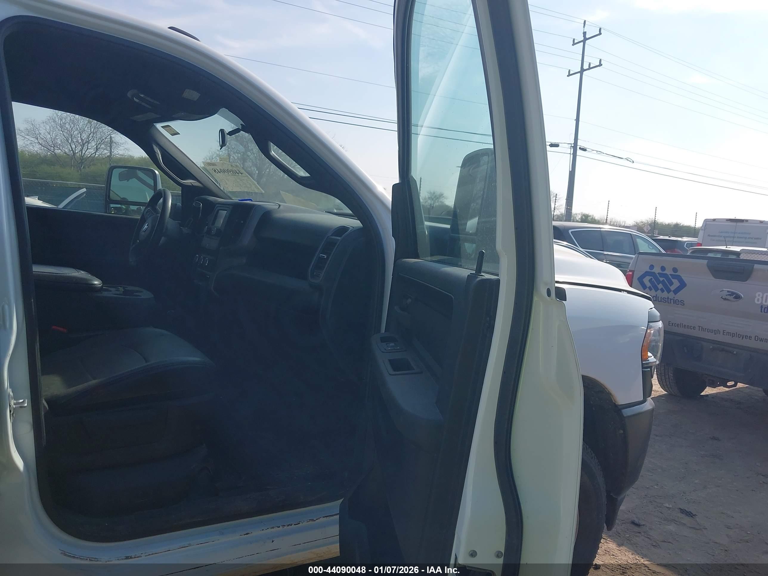RAM 2500 image 5