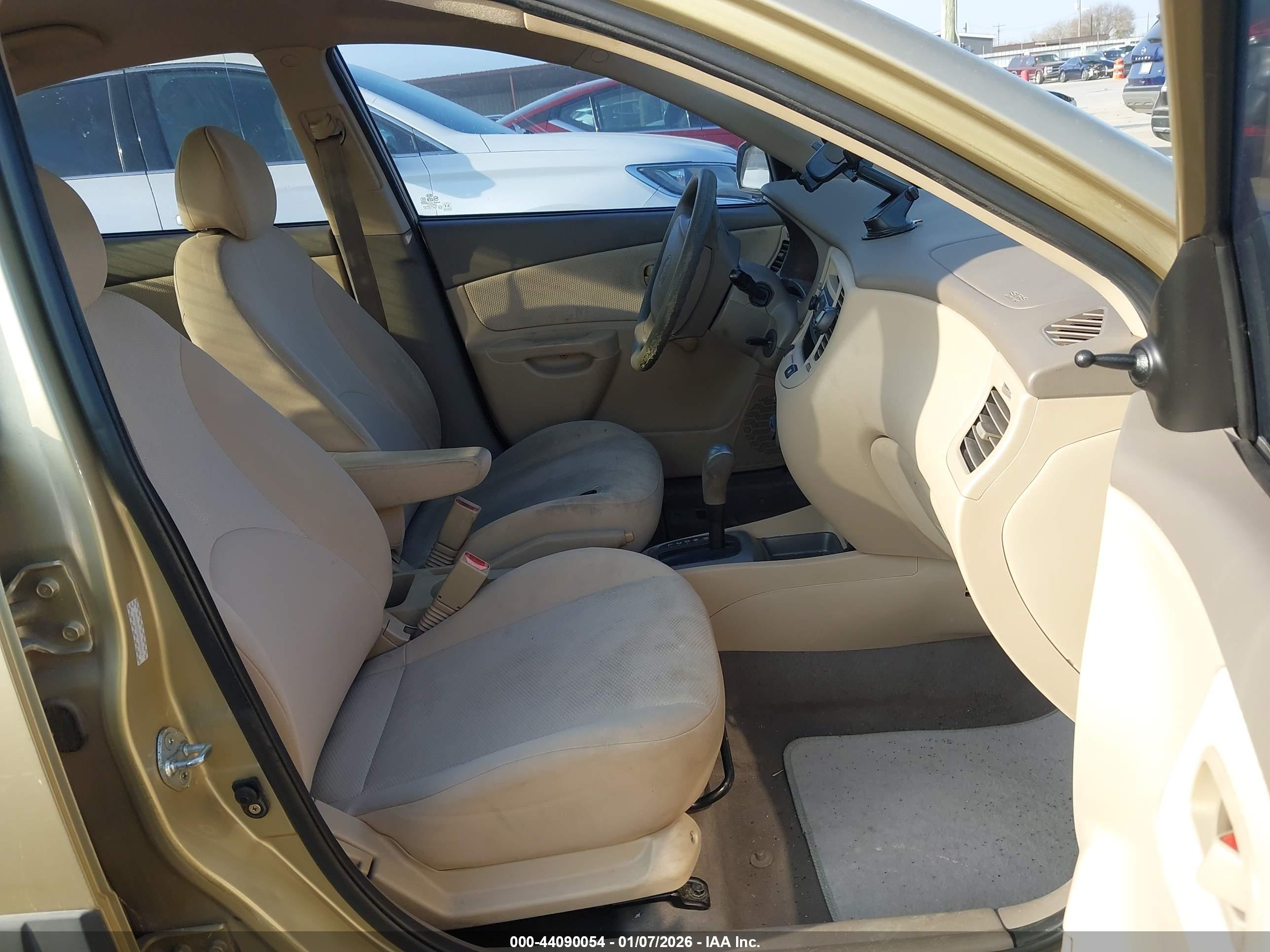 KIA RIO image 5