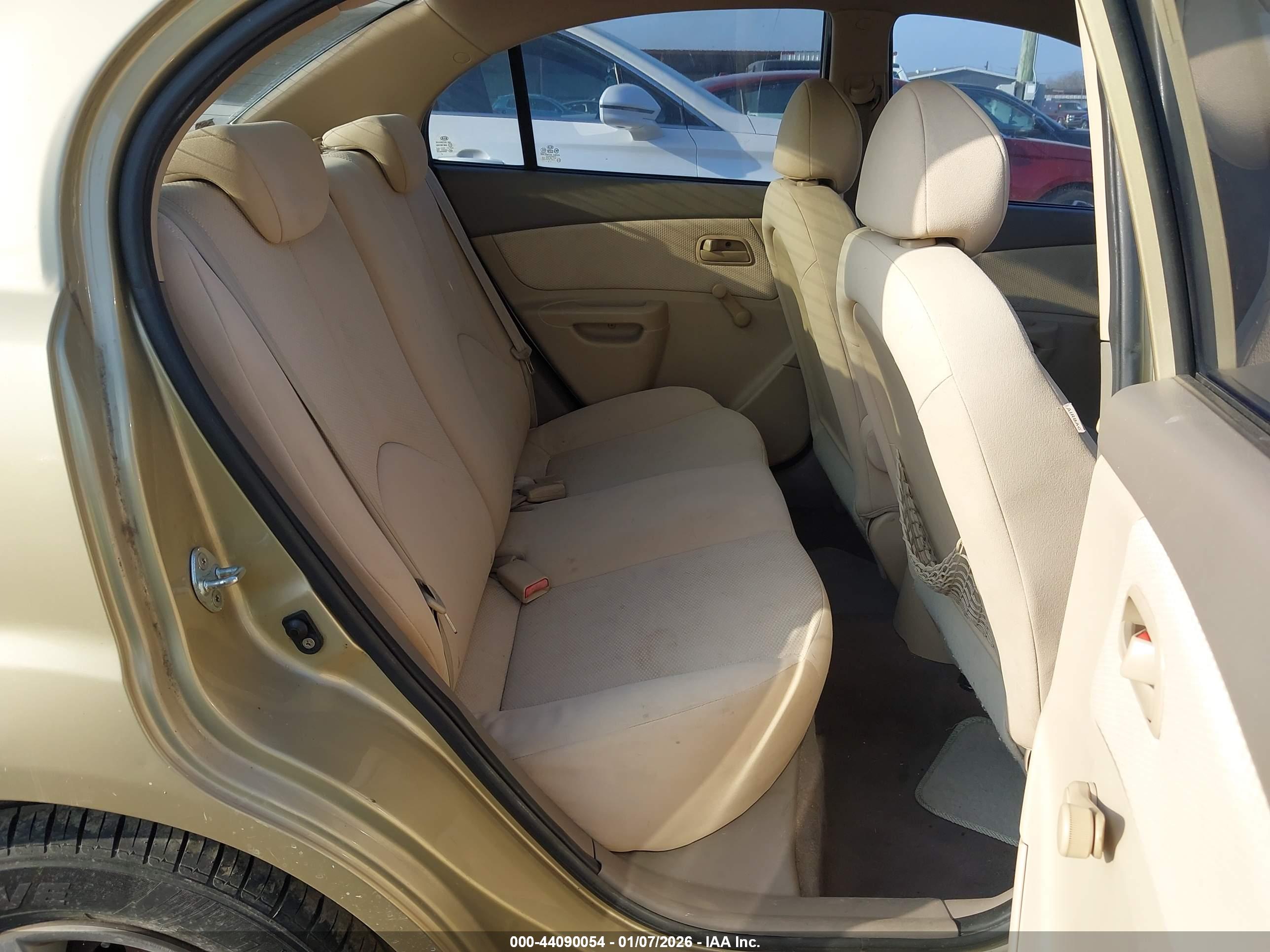 KIA RIO image 8