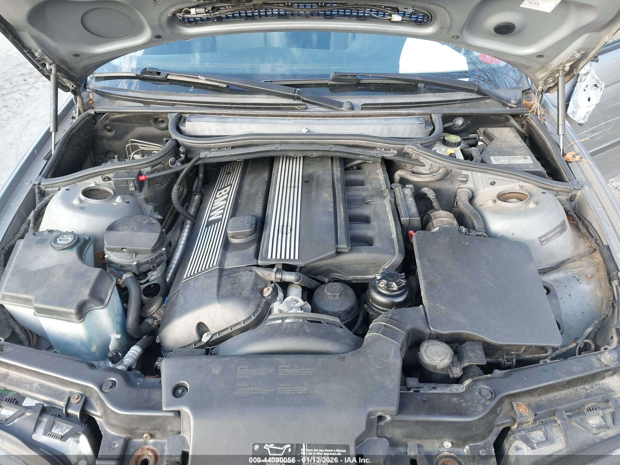 BMW 325XI image 10