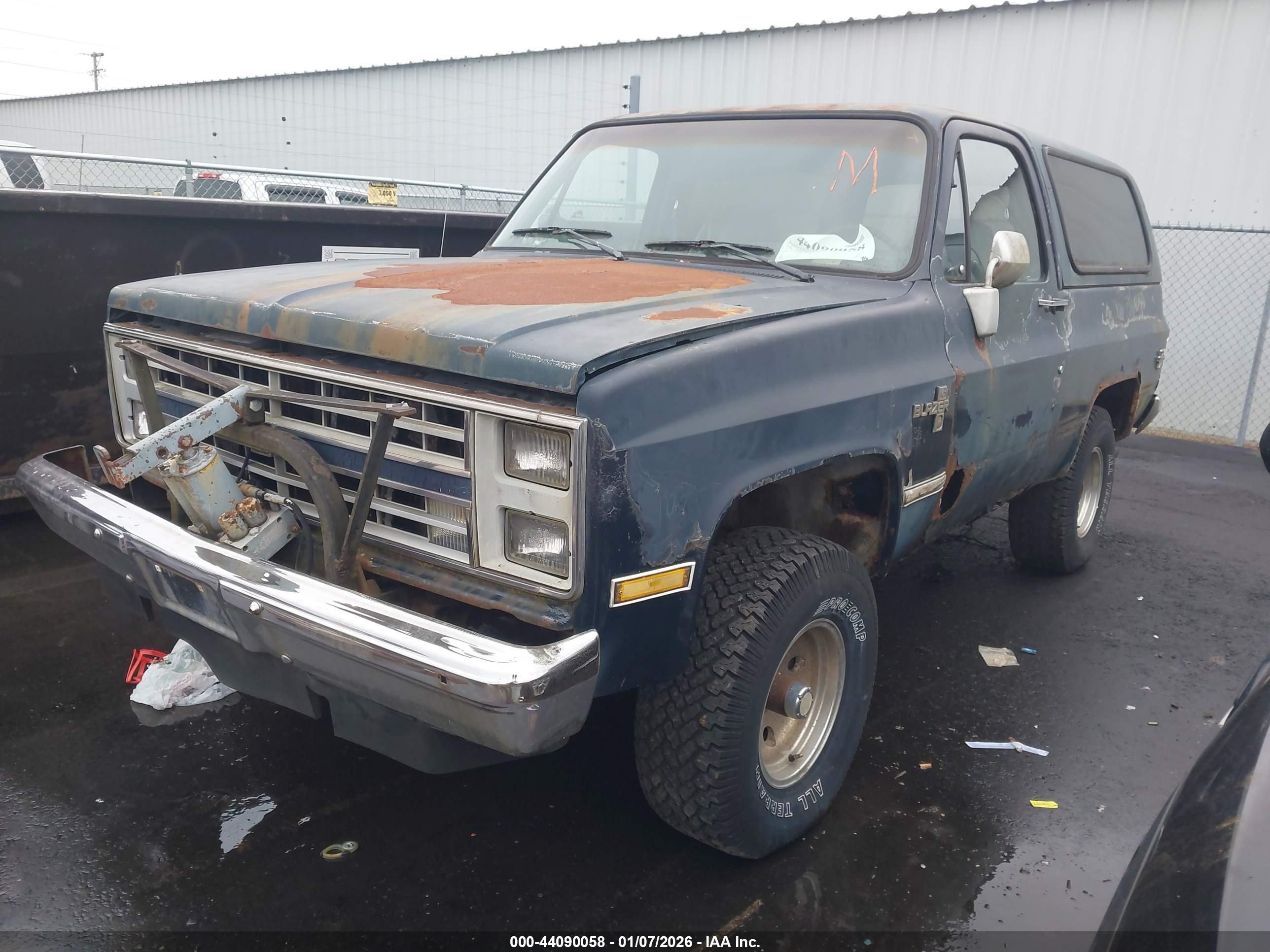 CHEVROLET BLAZER image 2