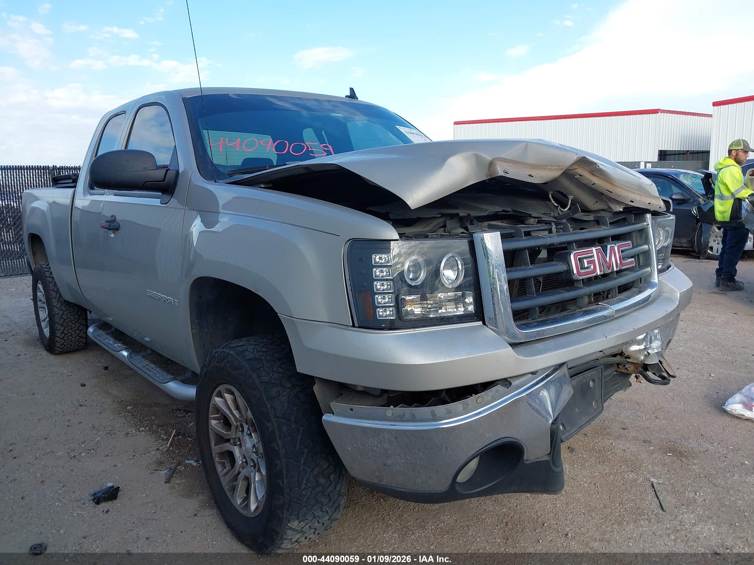 GMC SIERRA image 6