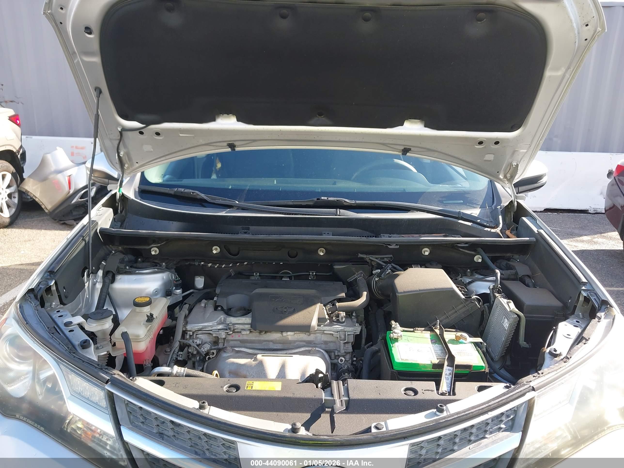 TOYOTA RAV4 image 10
