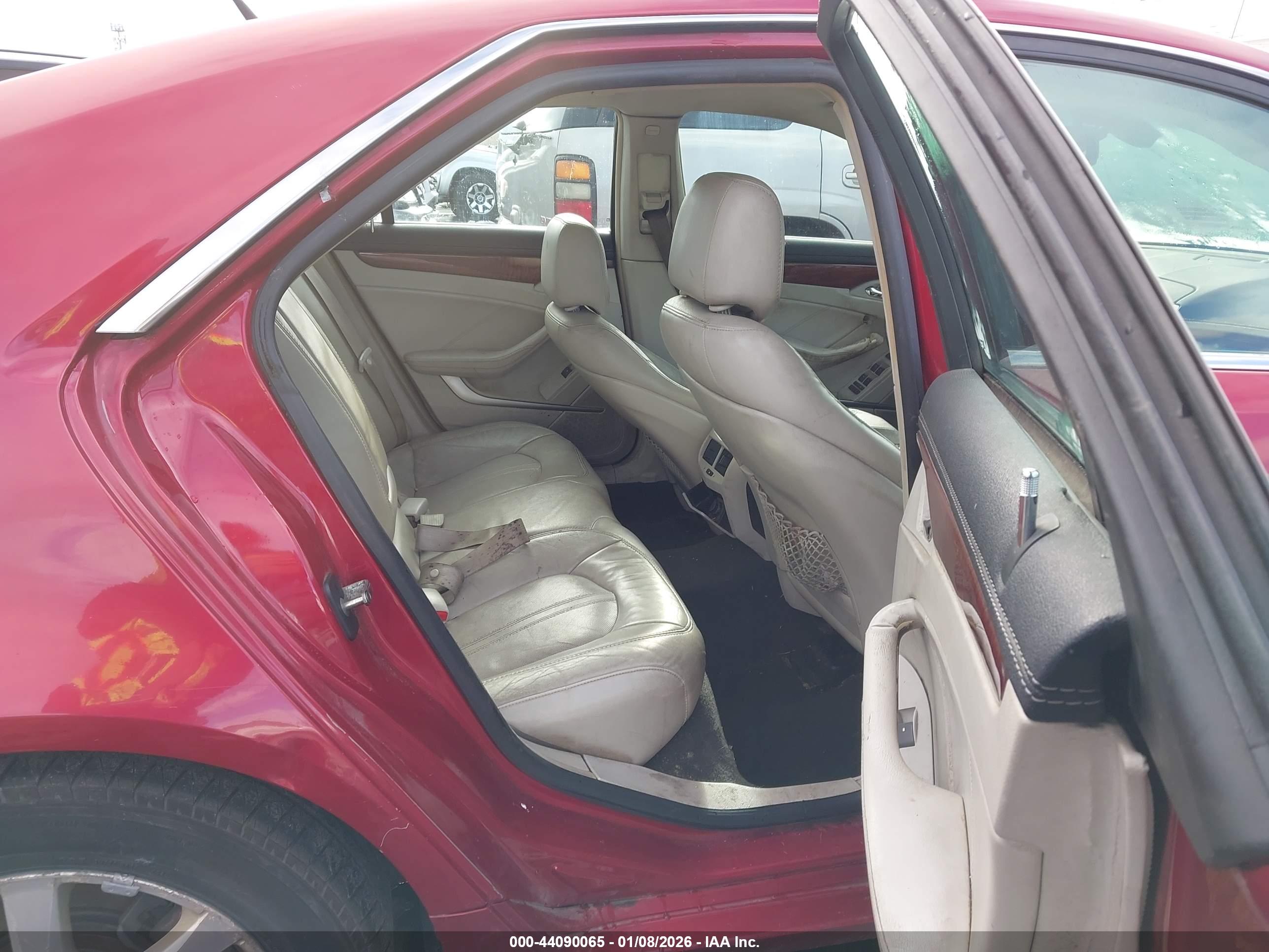 CADILLAC CTS image 8