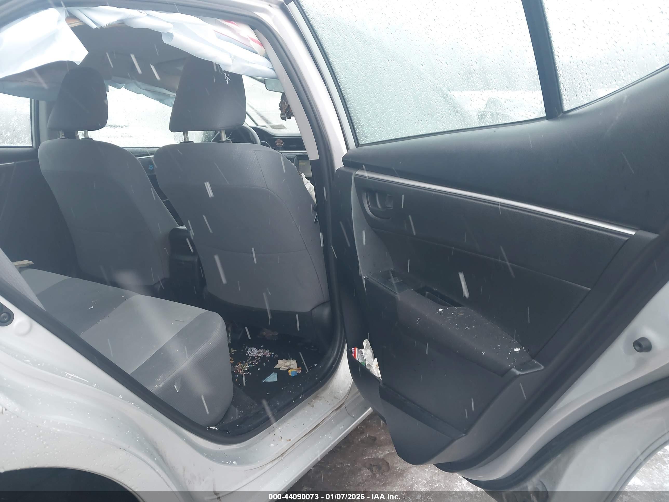 TOYOTA COROLLA image 8
