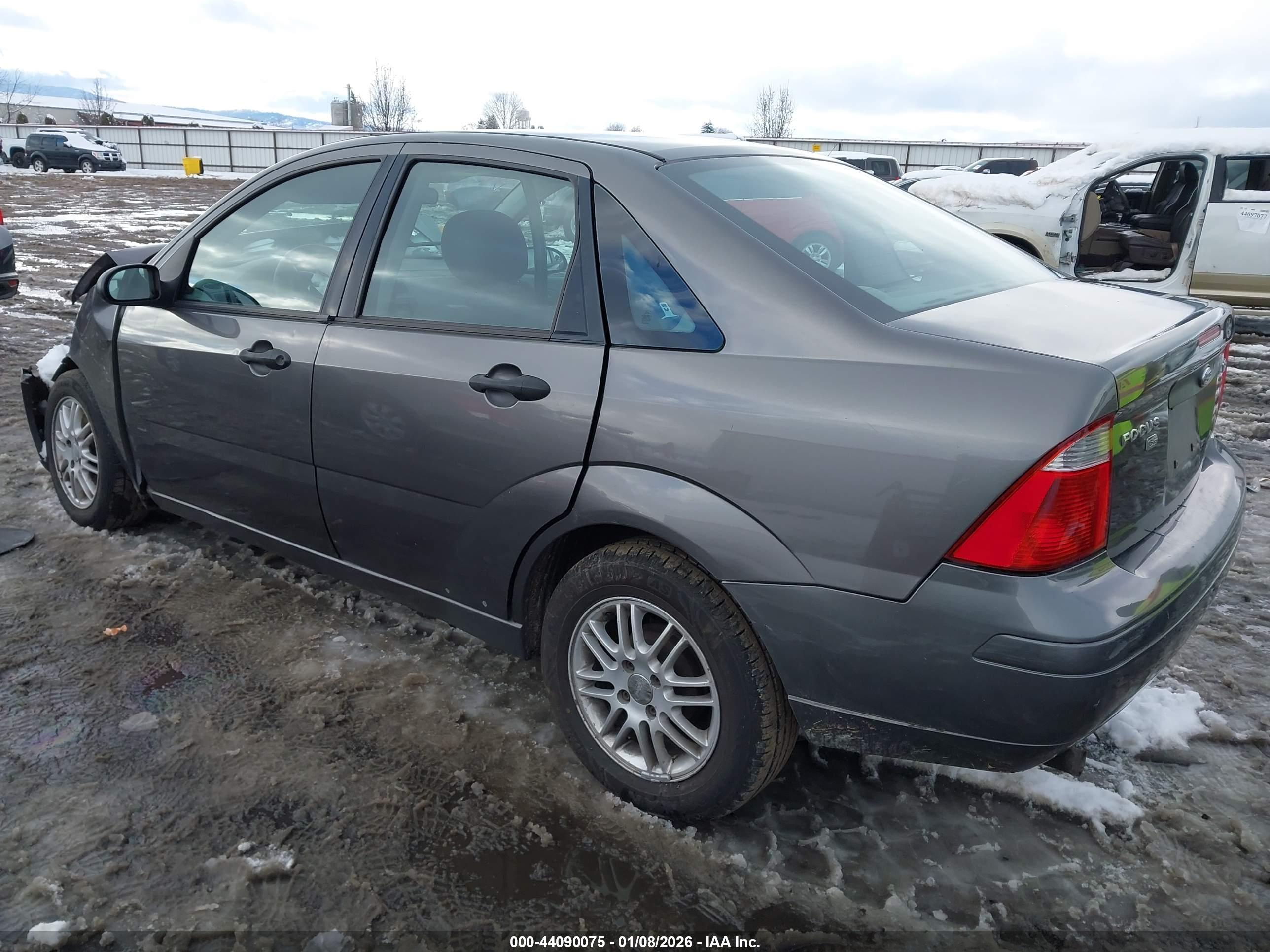 FORD FOCUS image 3