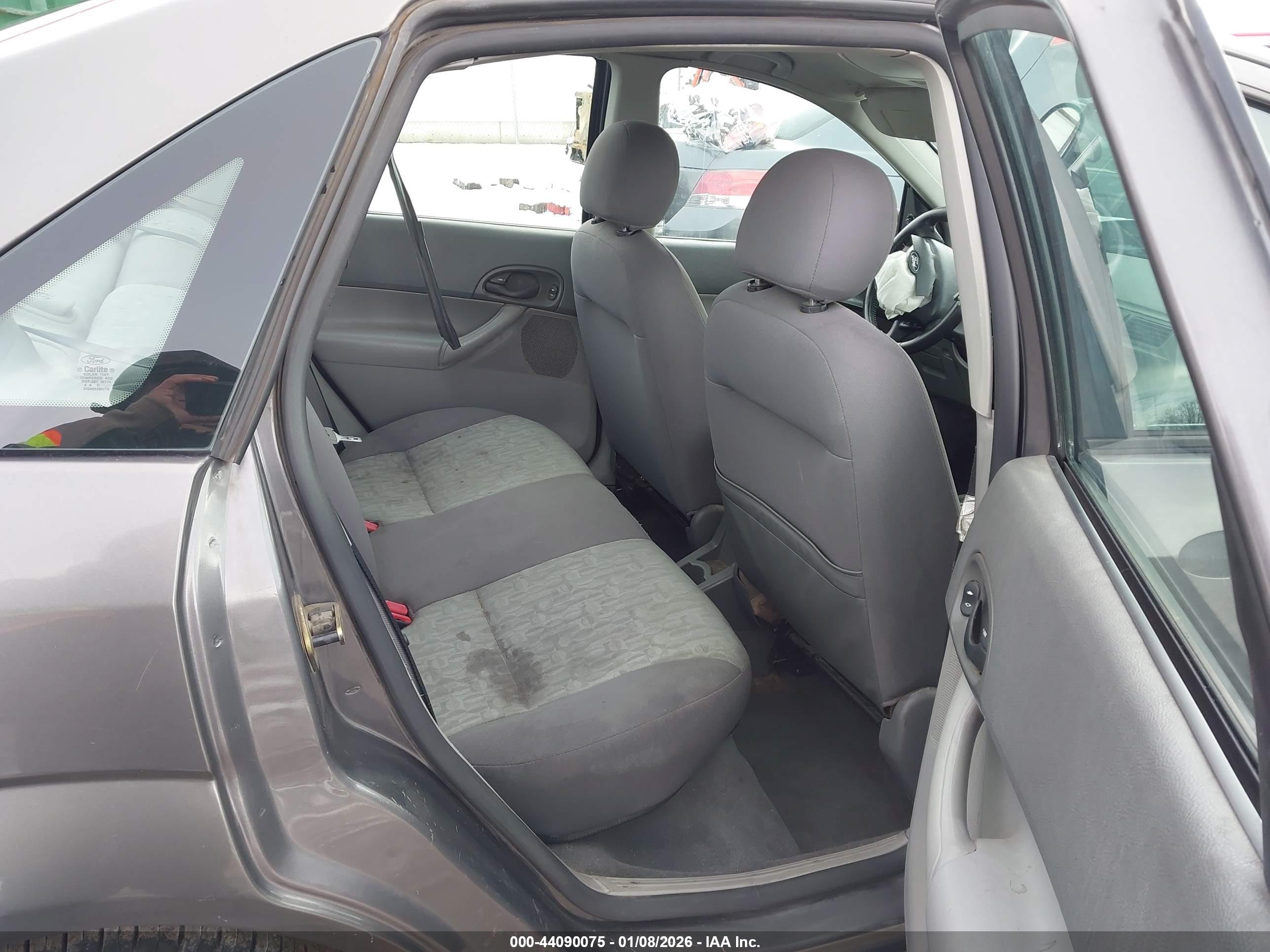 FORD FOCUS image 8