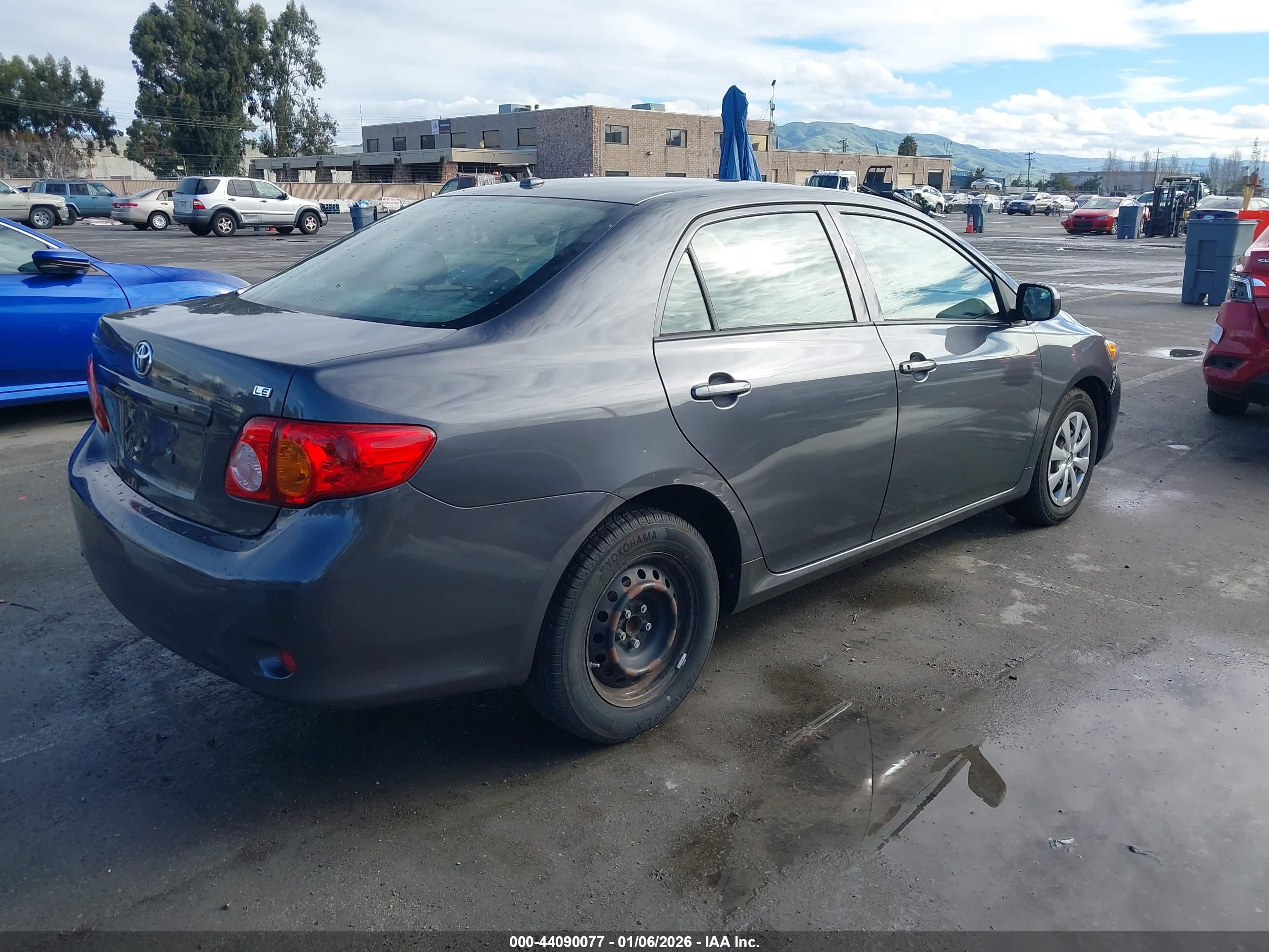 TOYOTA COROLLA image 4