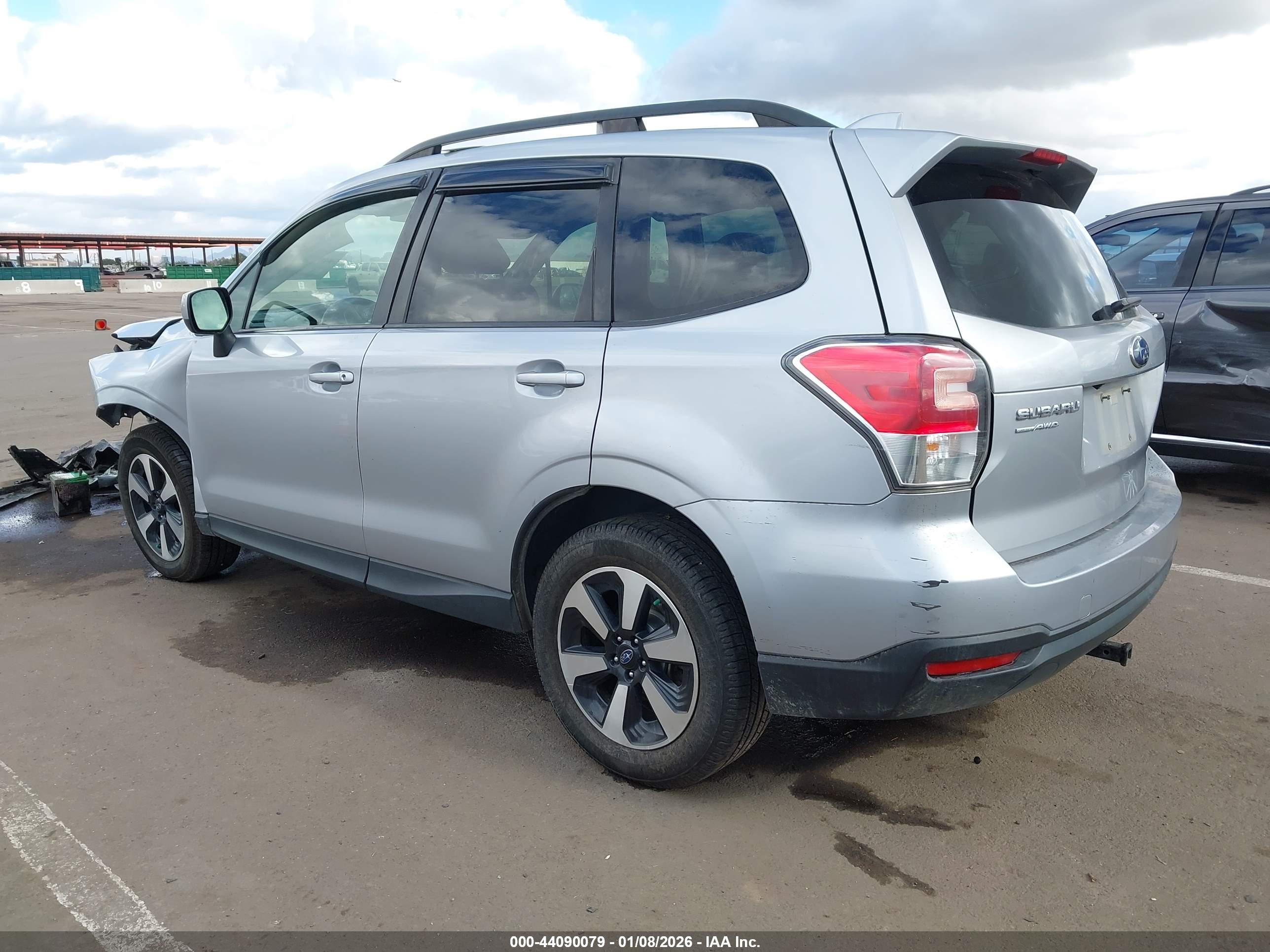 SUBARU FORESTER image 3