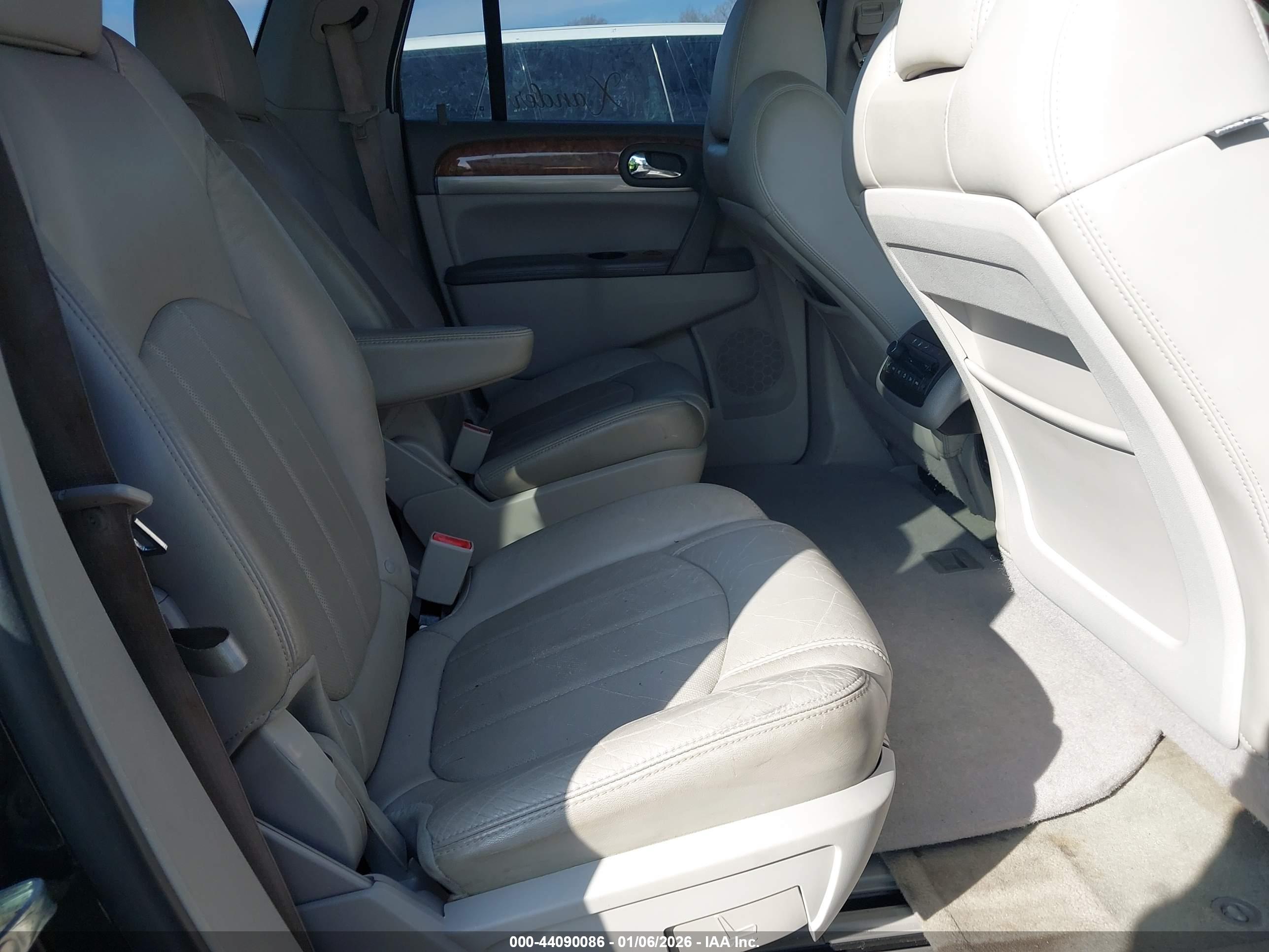 BUICK ENCLAVE image 8