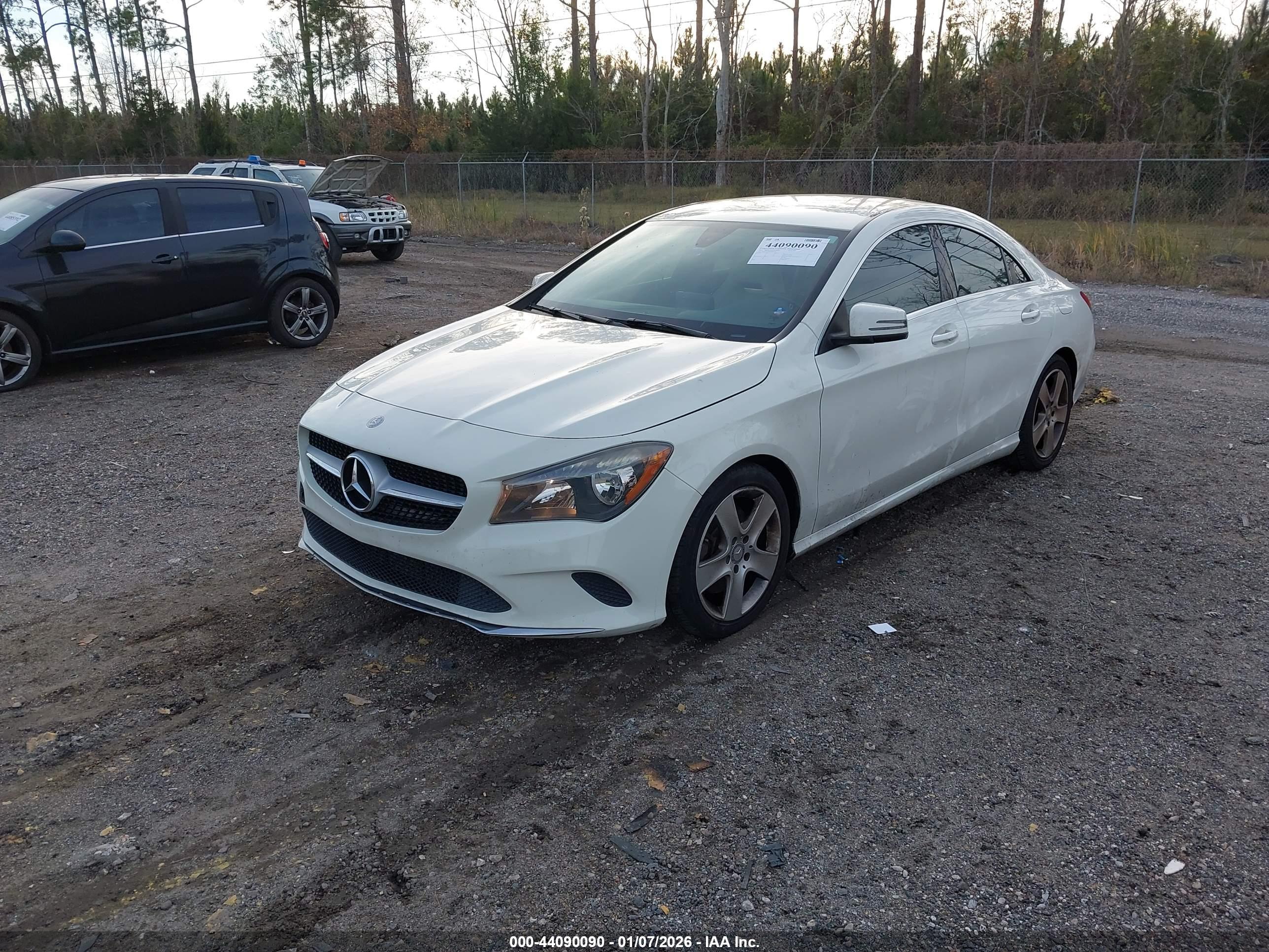 MERCEDES-BENZ CLA image 2