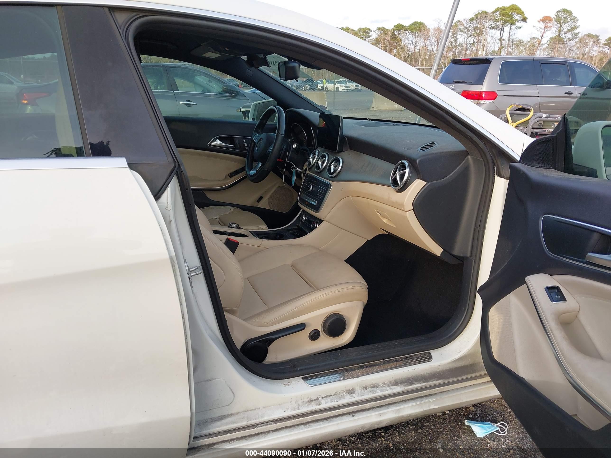 MERCEDES-BENZ CLA image 5