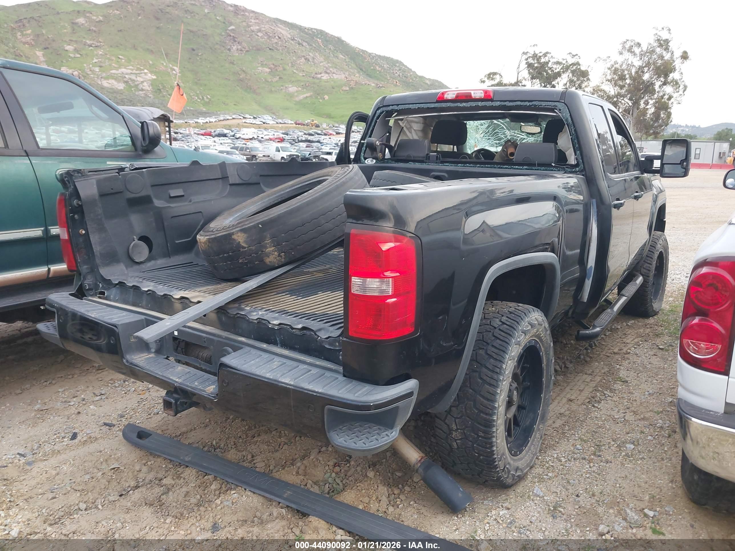 GMC SIERRA image 4
