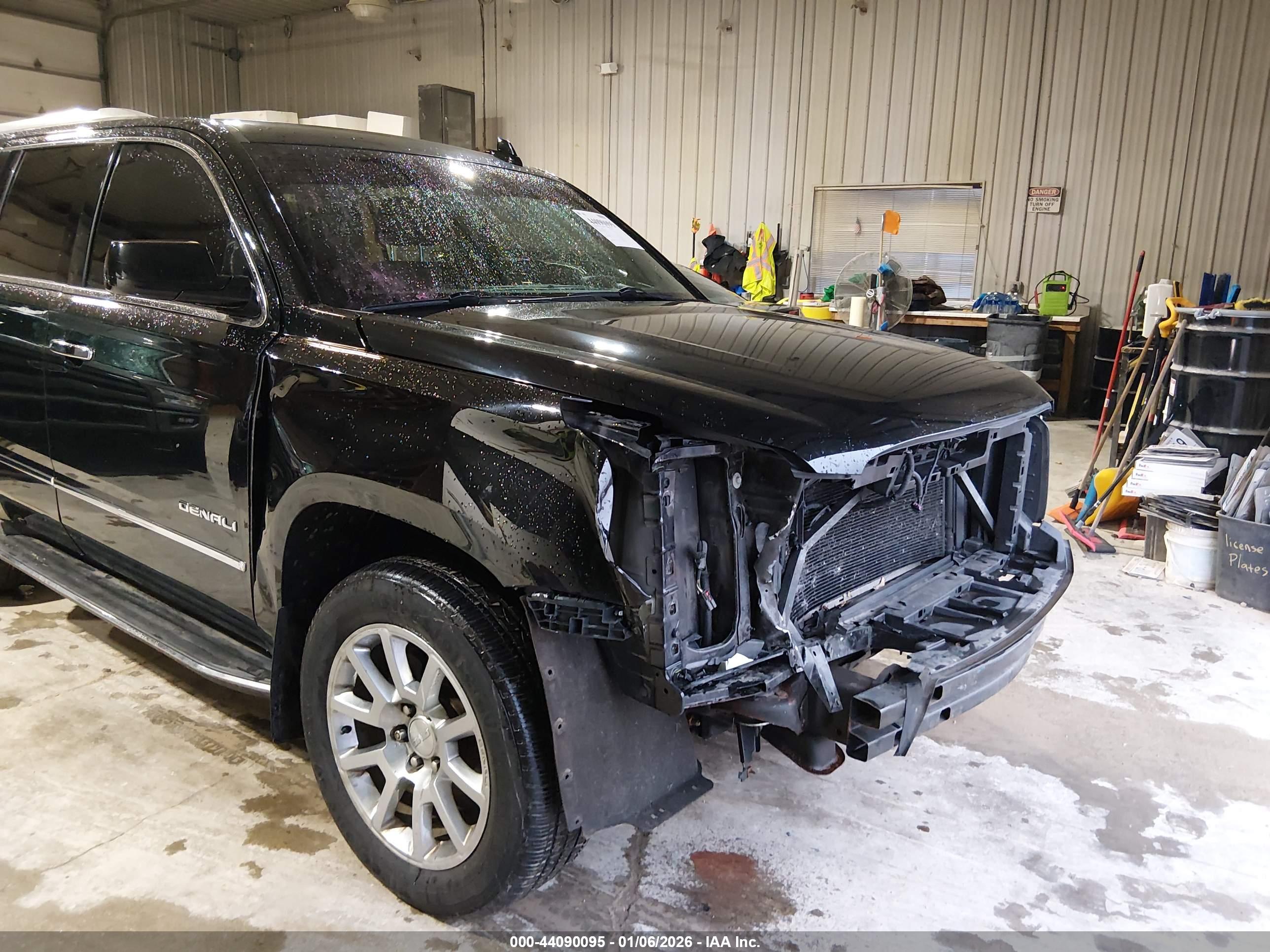 GMC YUKON image 6