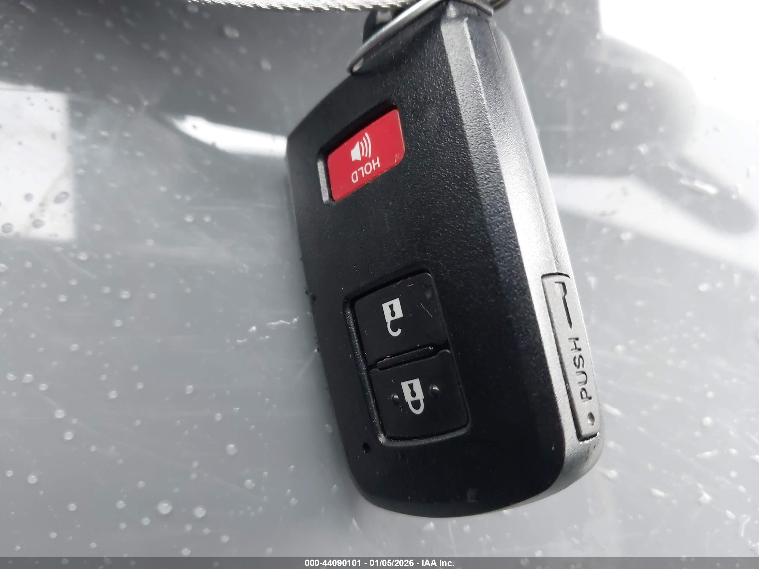 TOYOTA PRIUS image 11