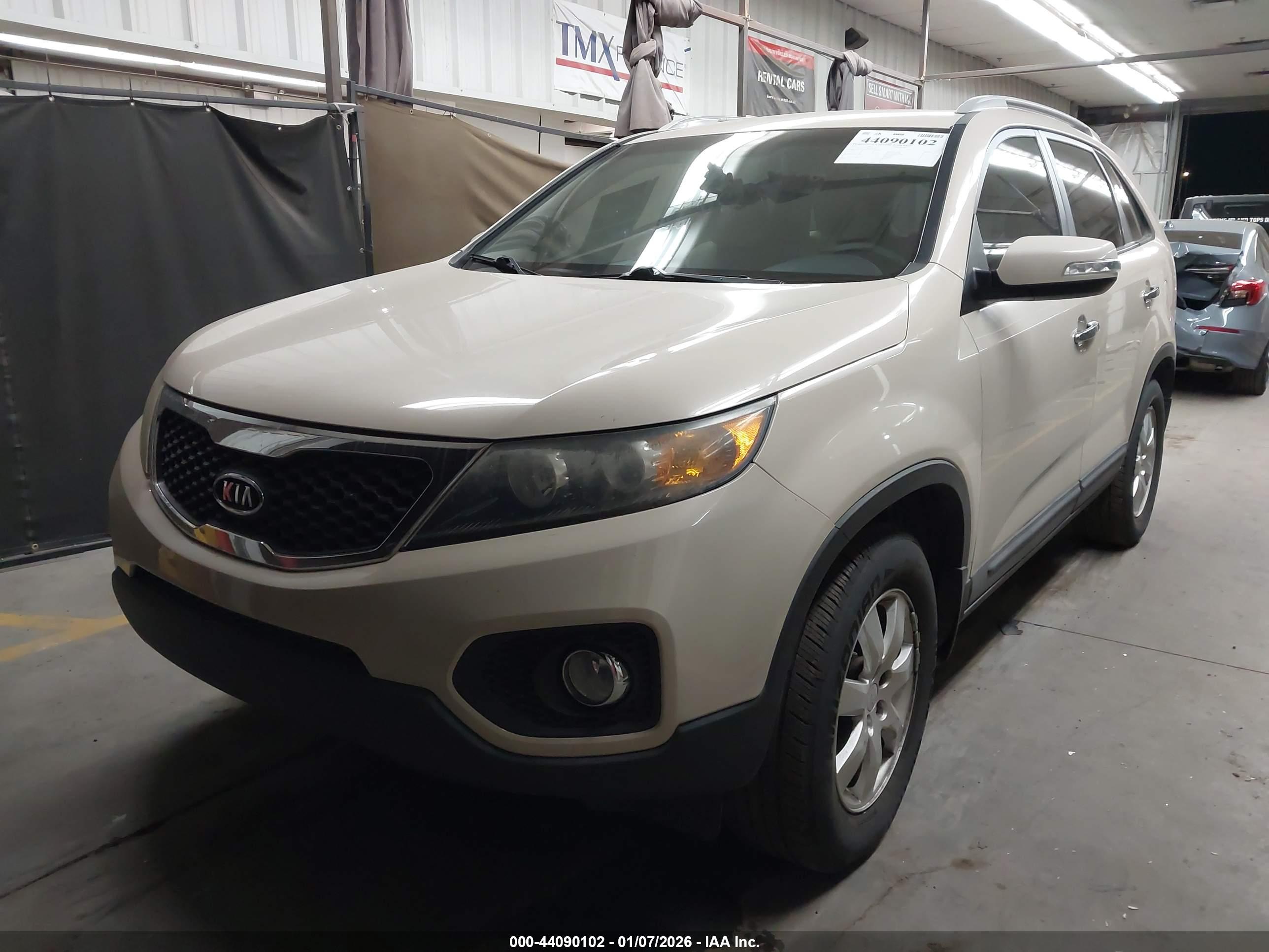 KIA SORENTO image 2