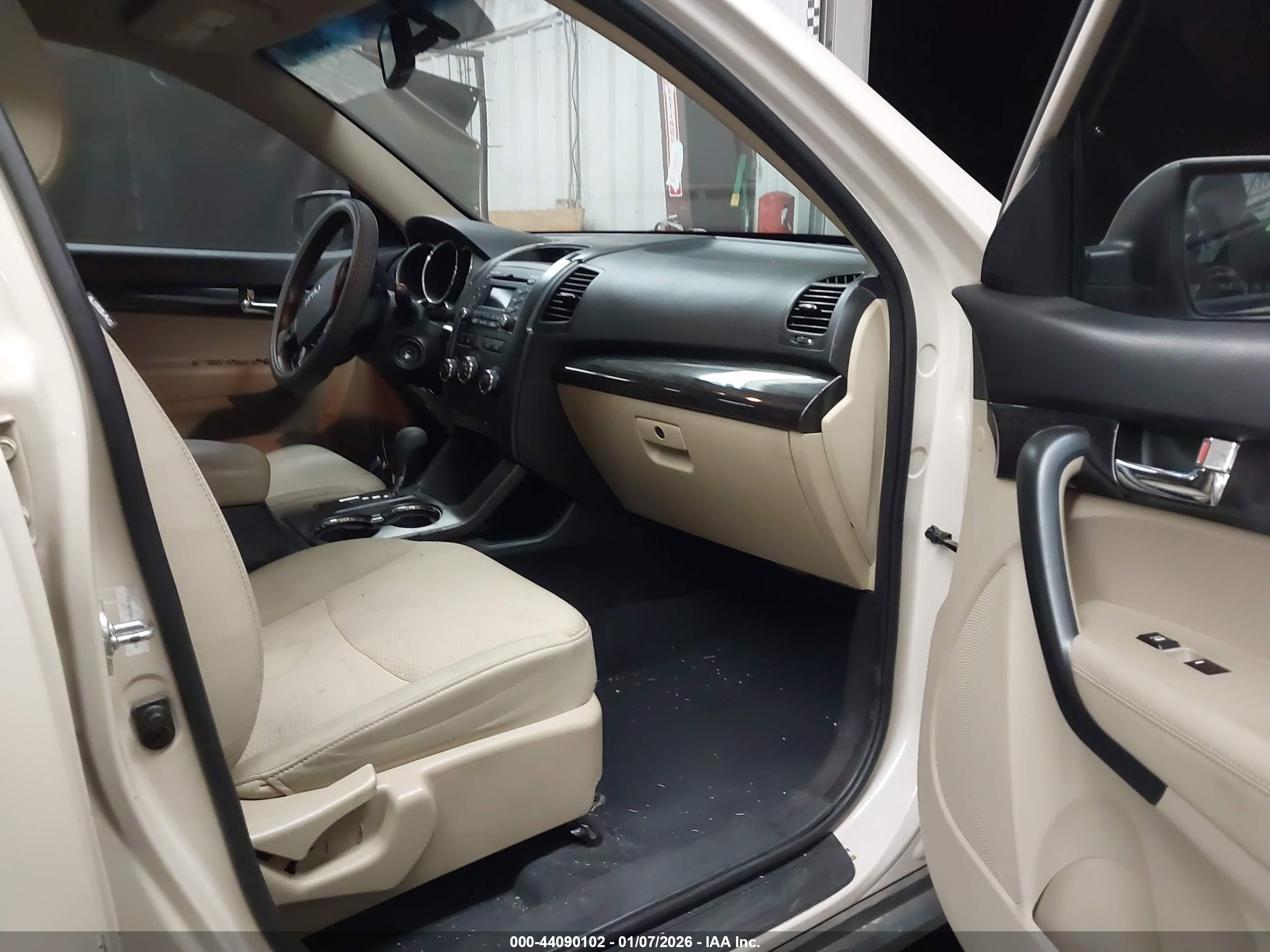 KIA SORENTO image 5