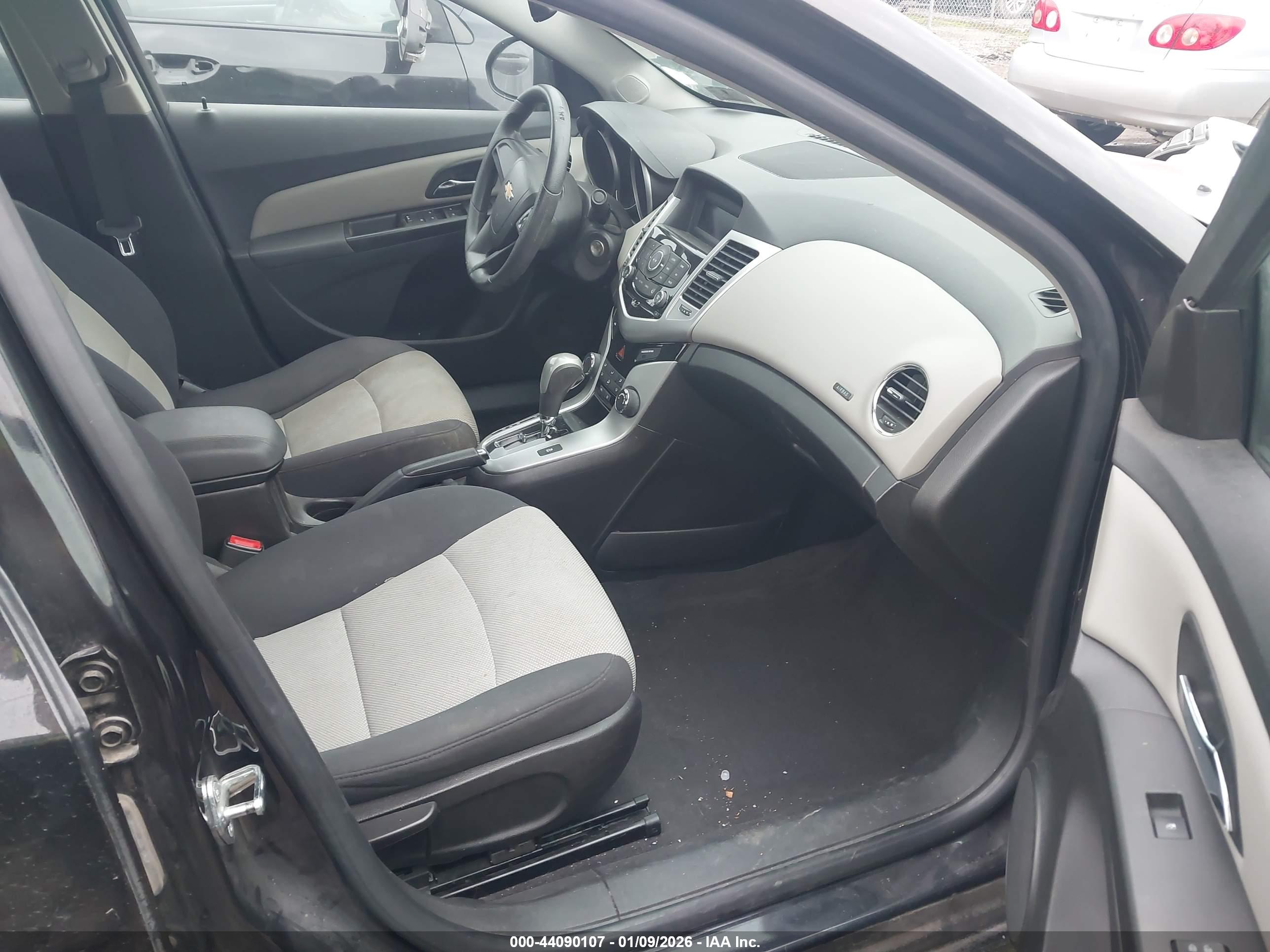 CHEVROLET CRUZE image 5