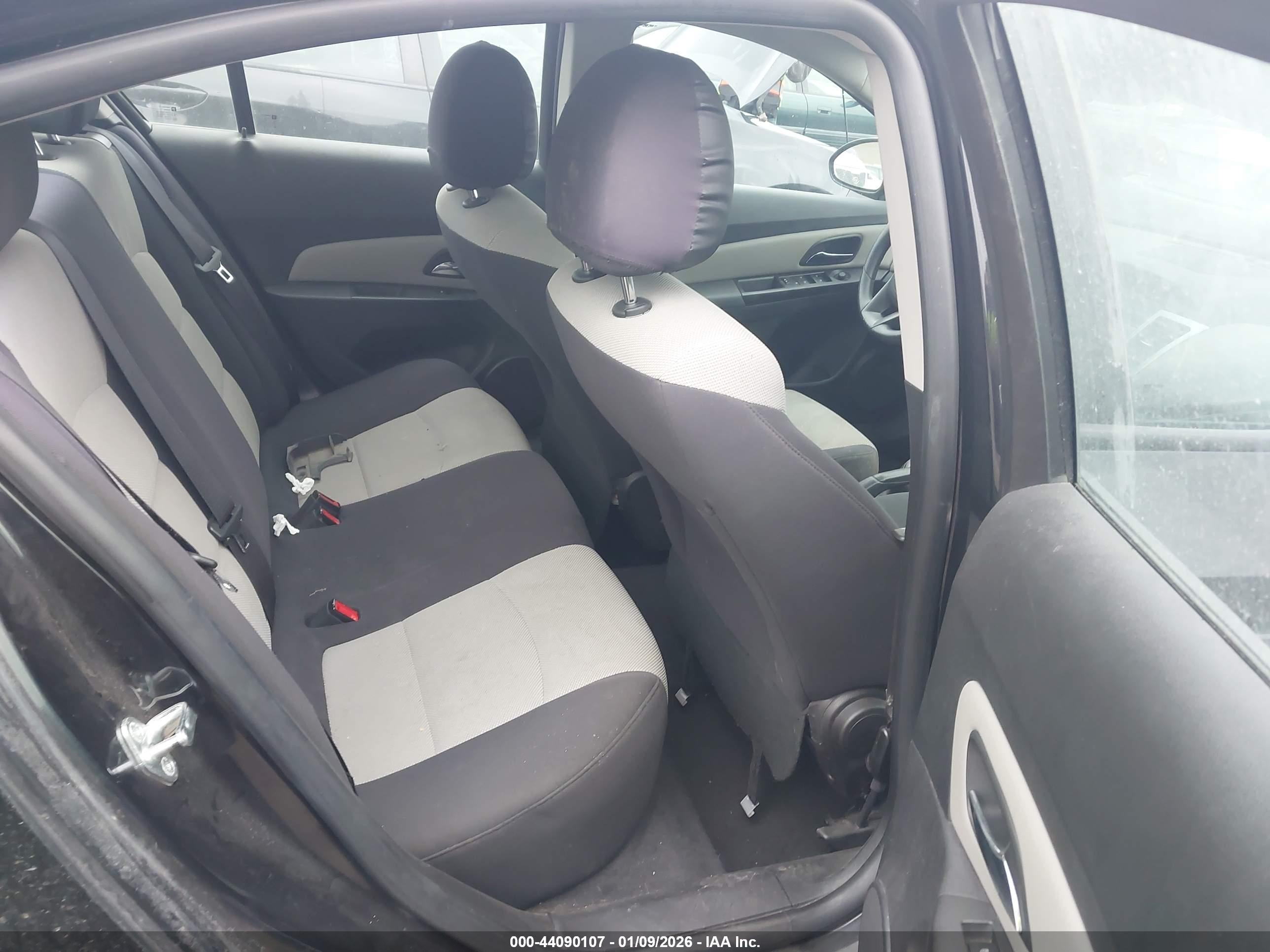 CHEVROLET CRUZE image 8