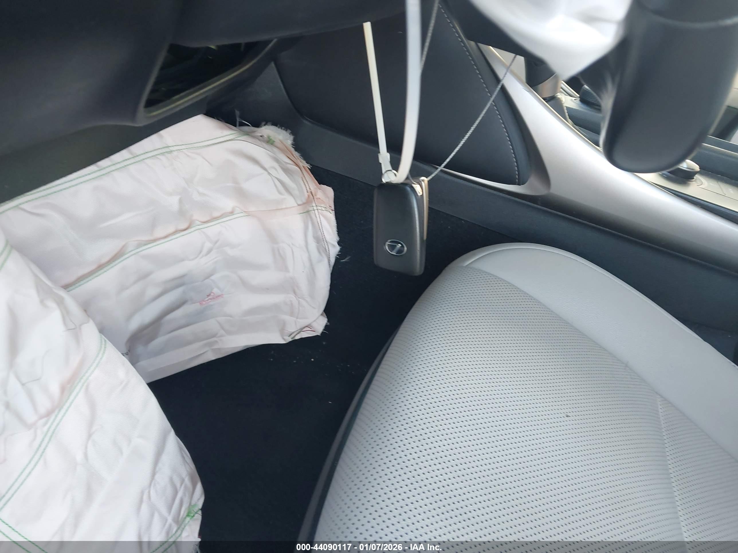 LEXUS IS image 11