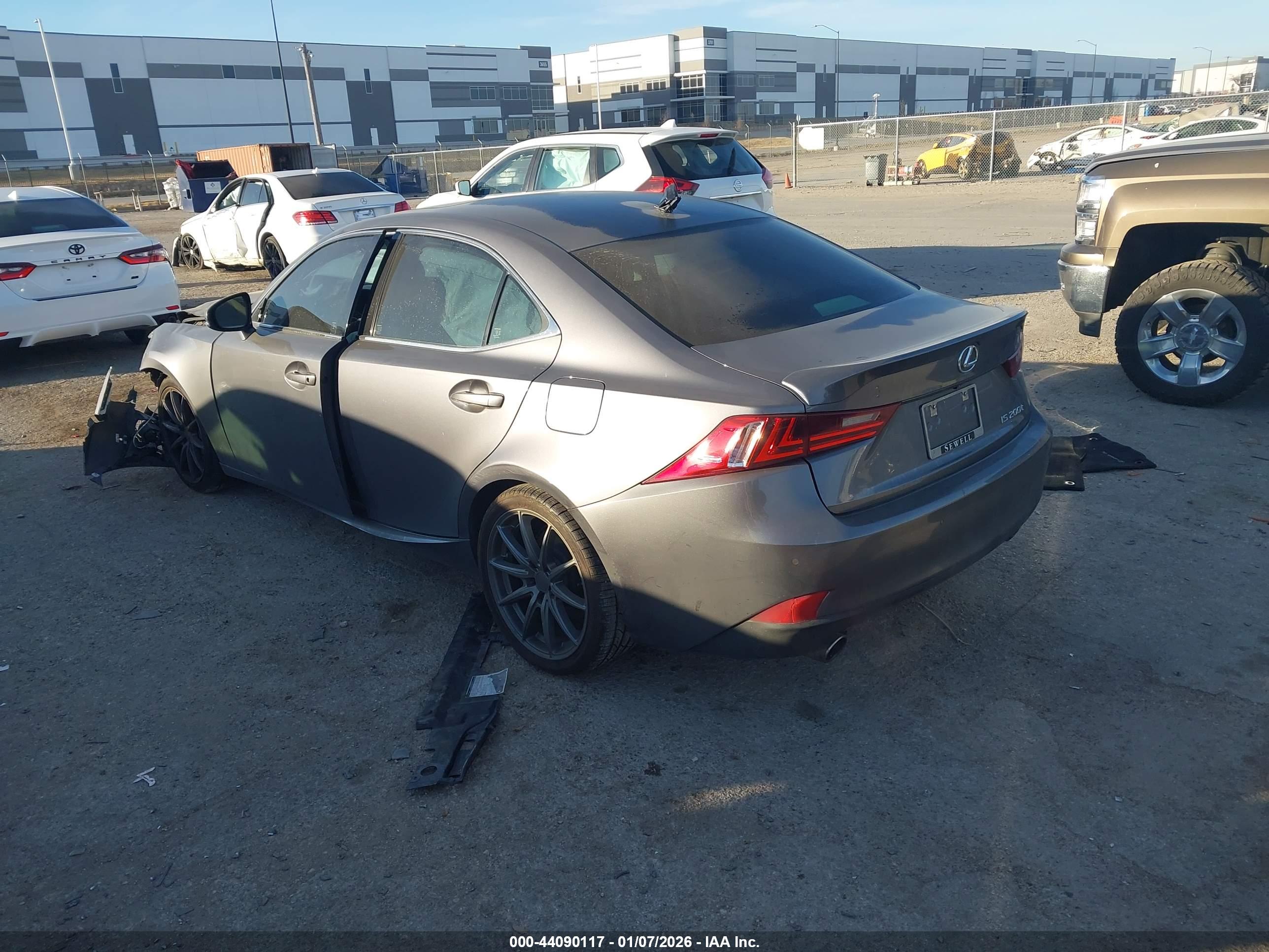 LEXUS IS image 3