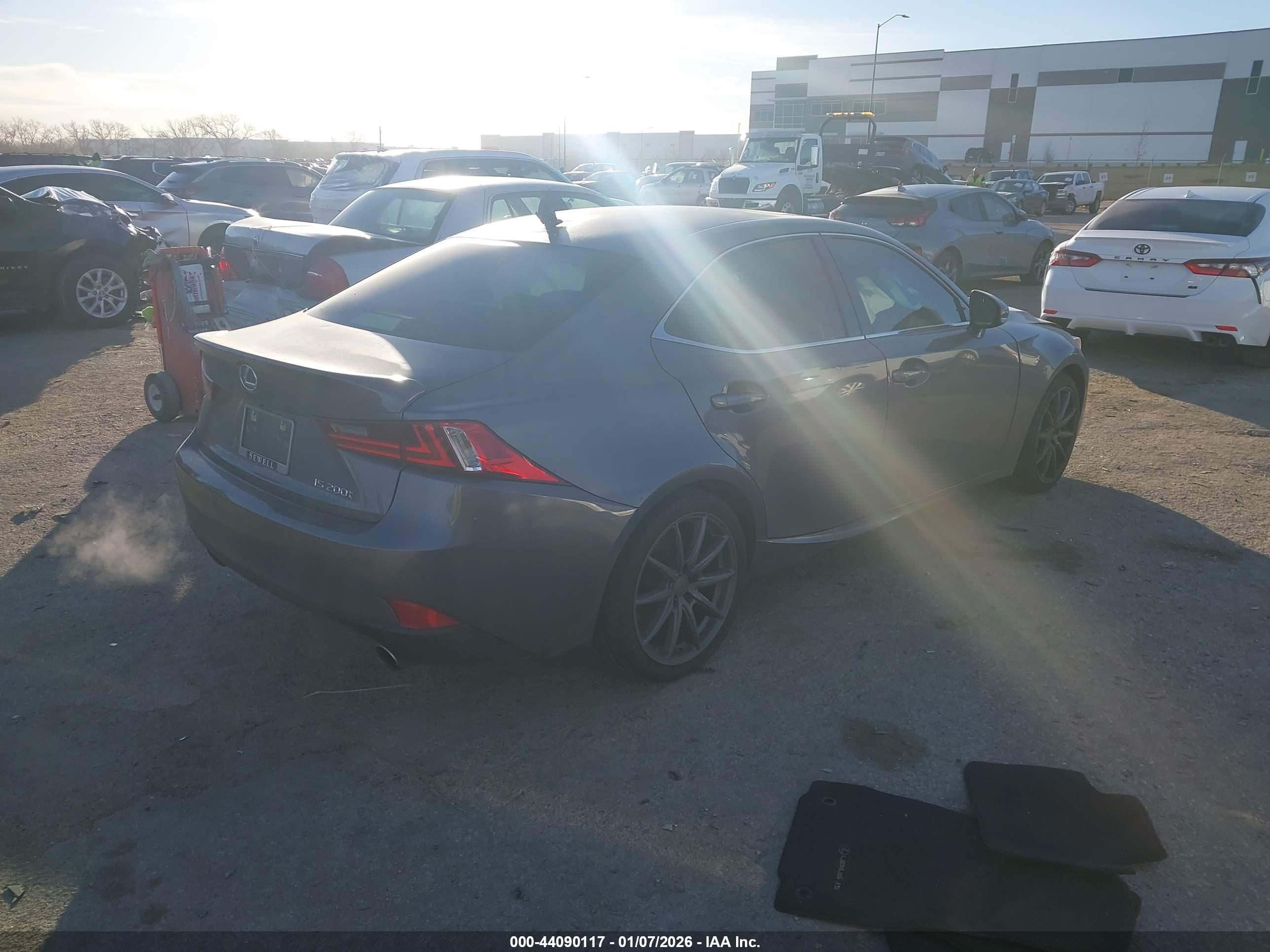 LEXUS IS image 4