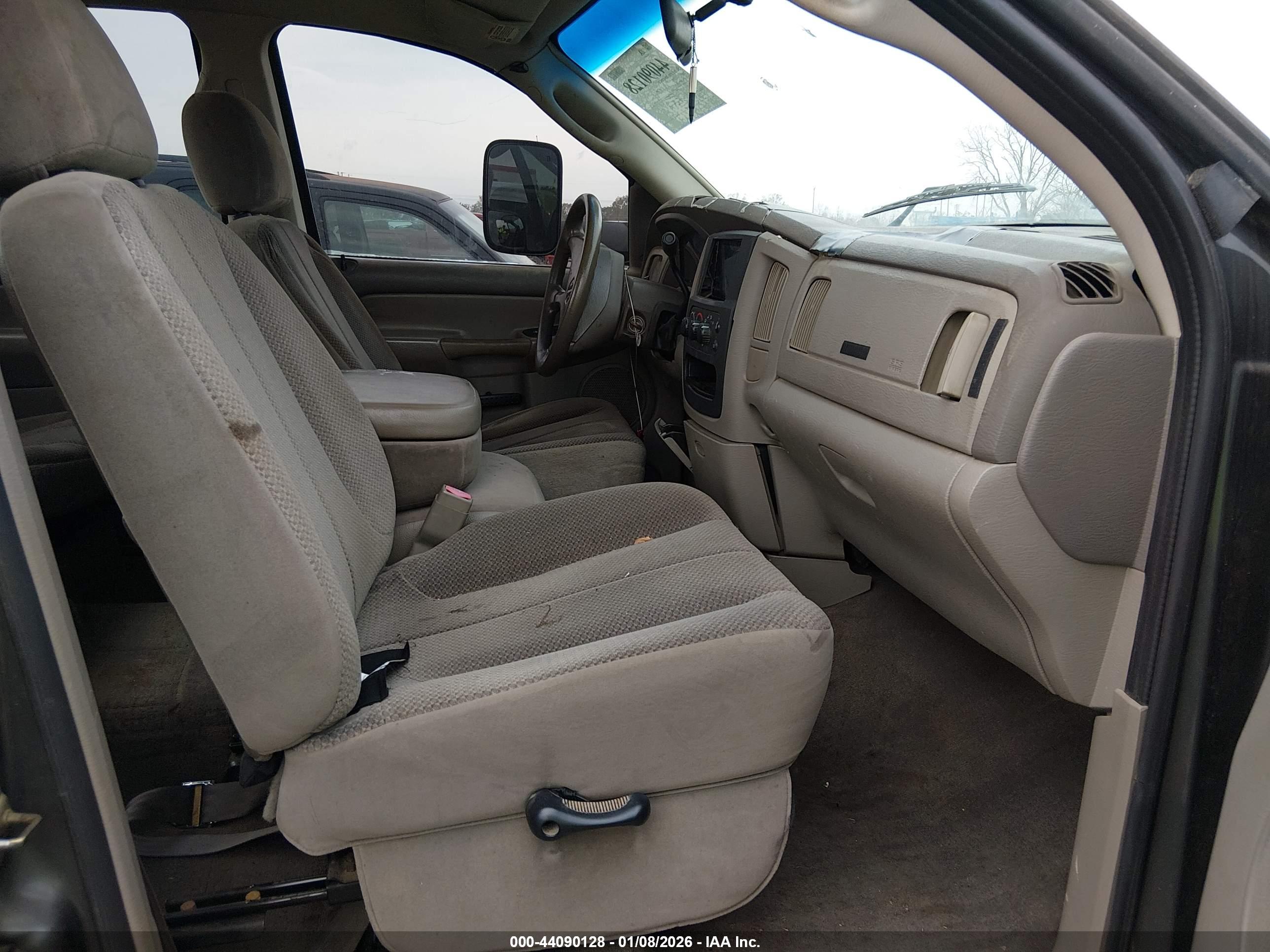 DODGE RAM image 5