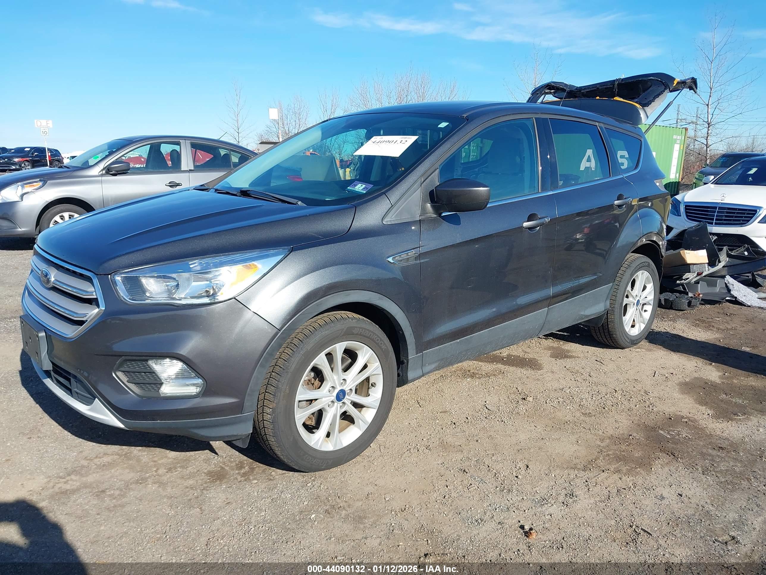 FORD ESCAPE image 2