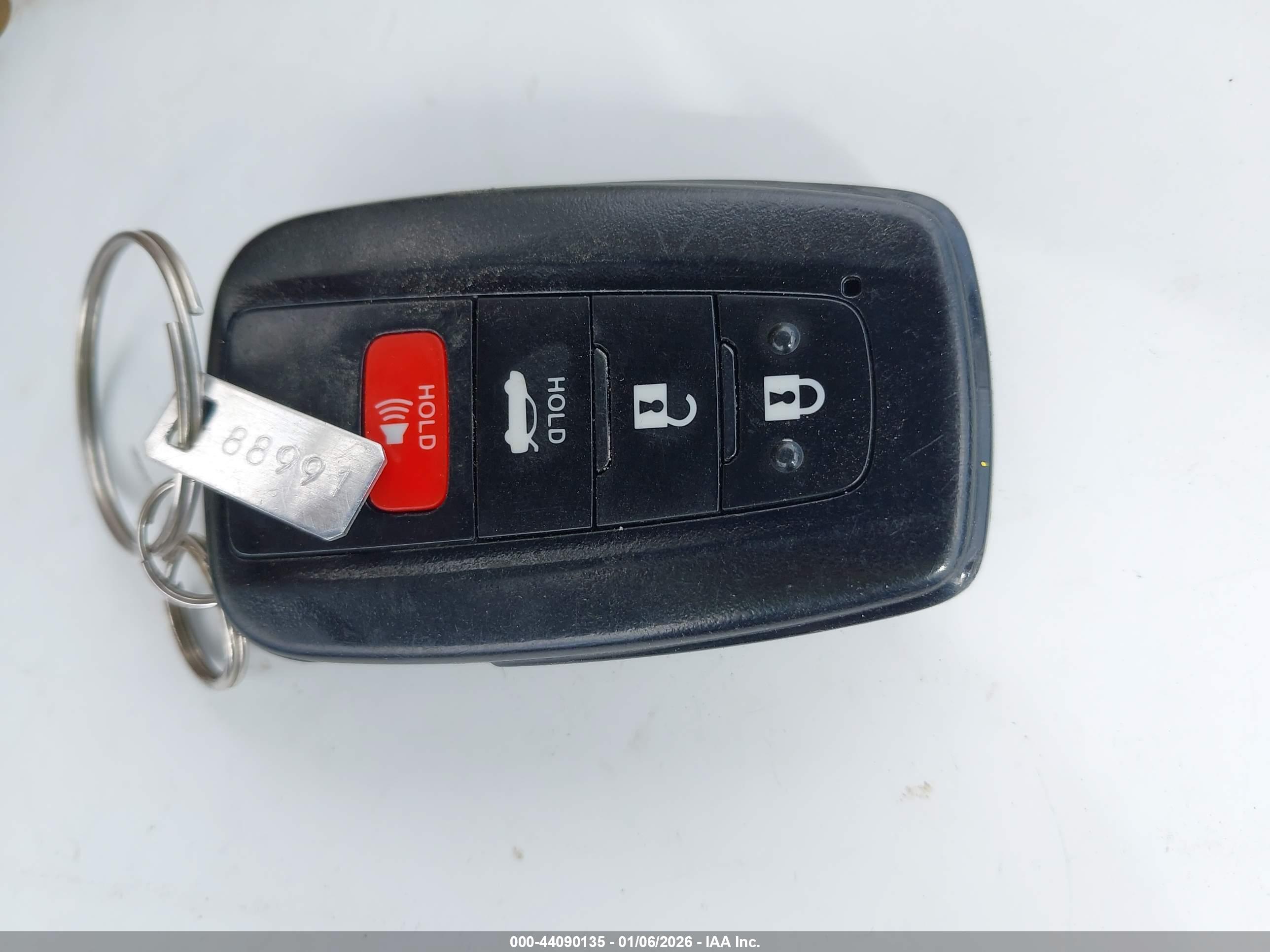 TOYOTA CAMRY image 11