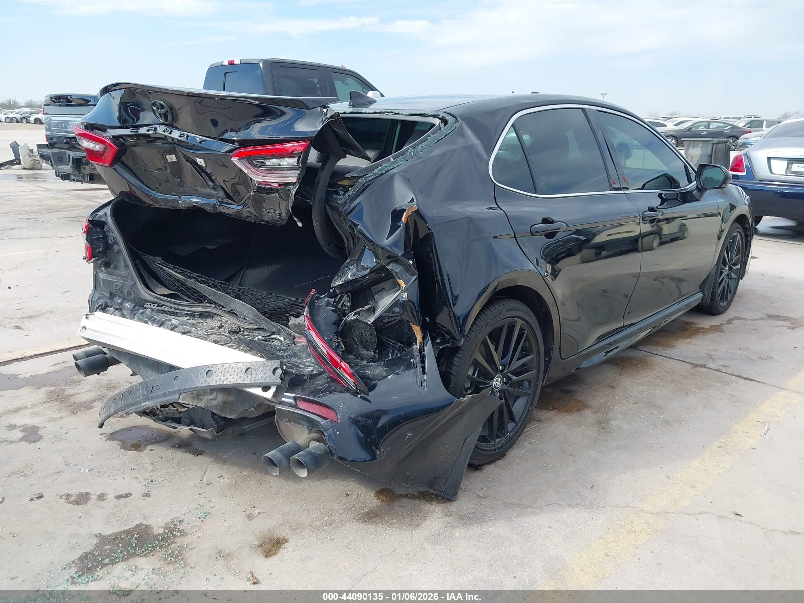 TOYOTA CAMRY image 4