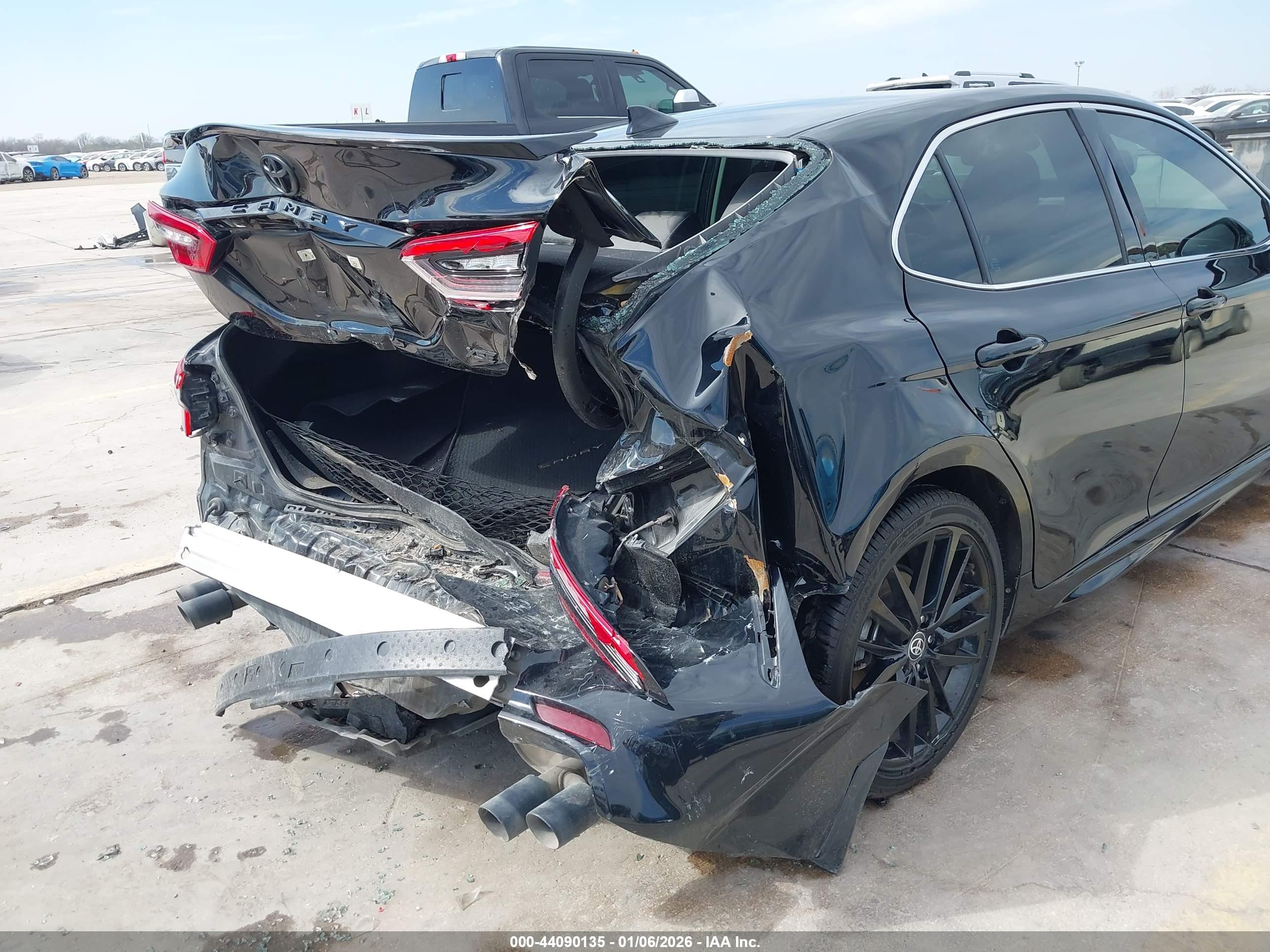 TOYOTA CAMRY image 6