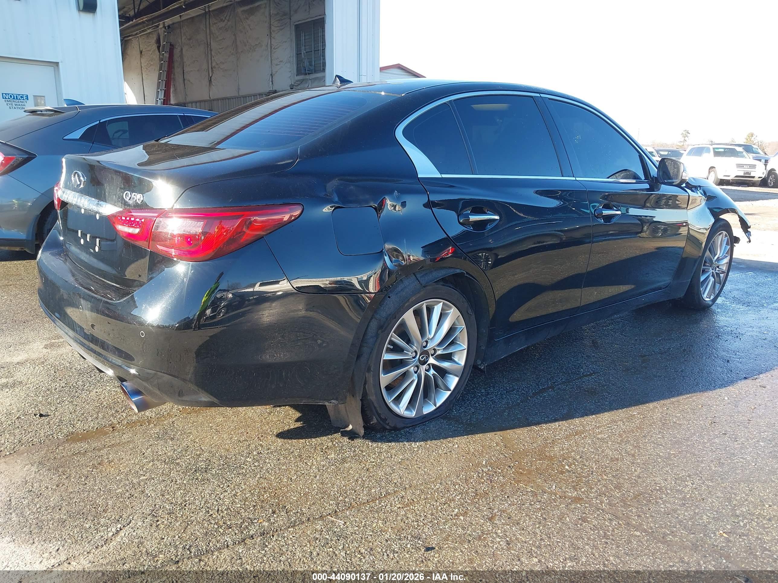 INFINITI Q50 image 4