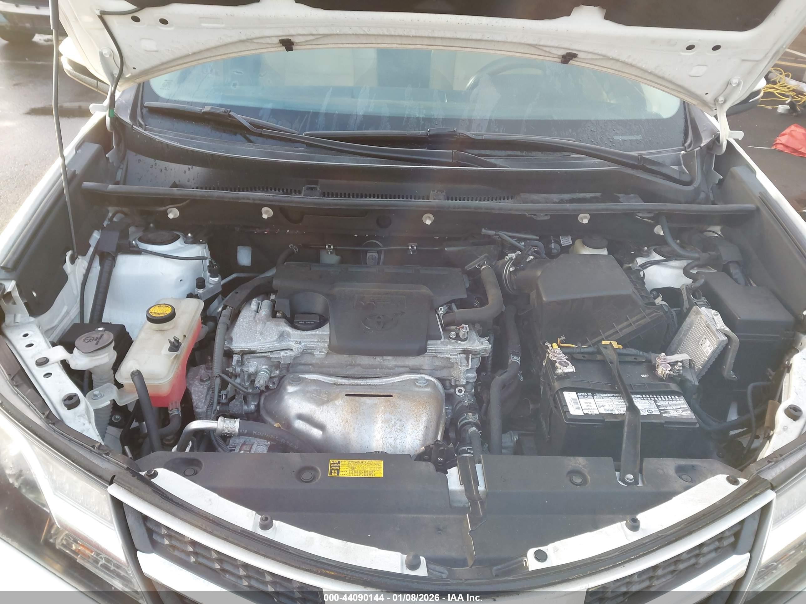 TOYOTA RAV4 image 10