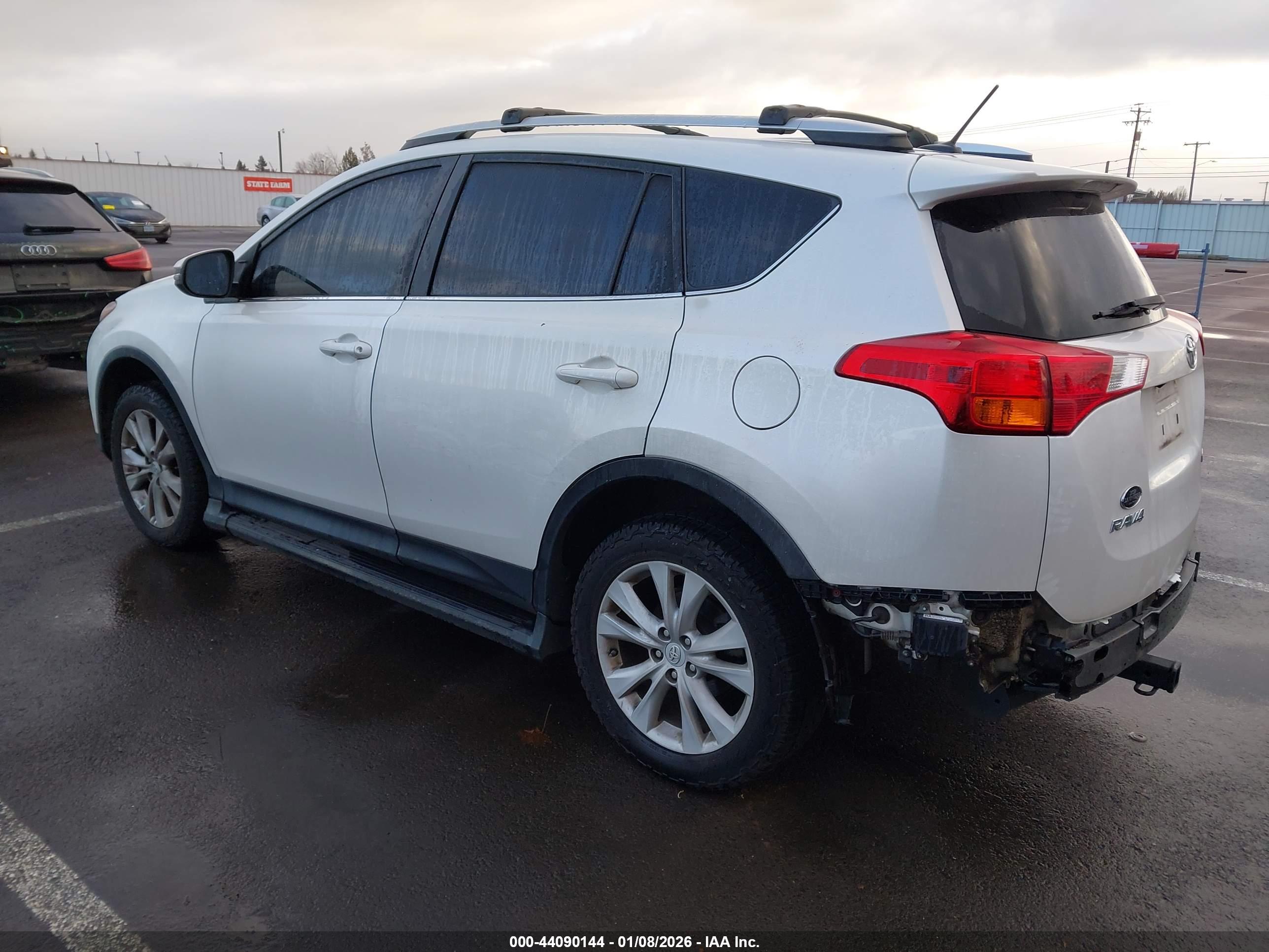 TOYOTA RAV4 image 3