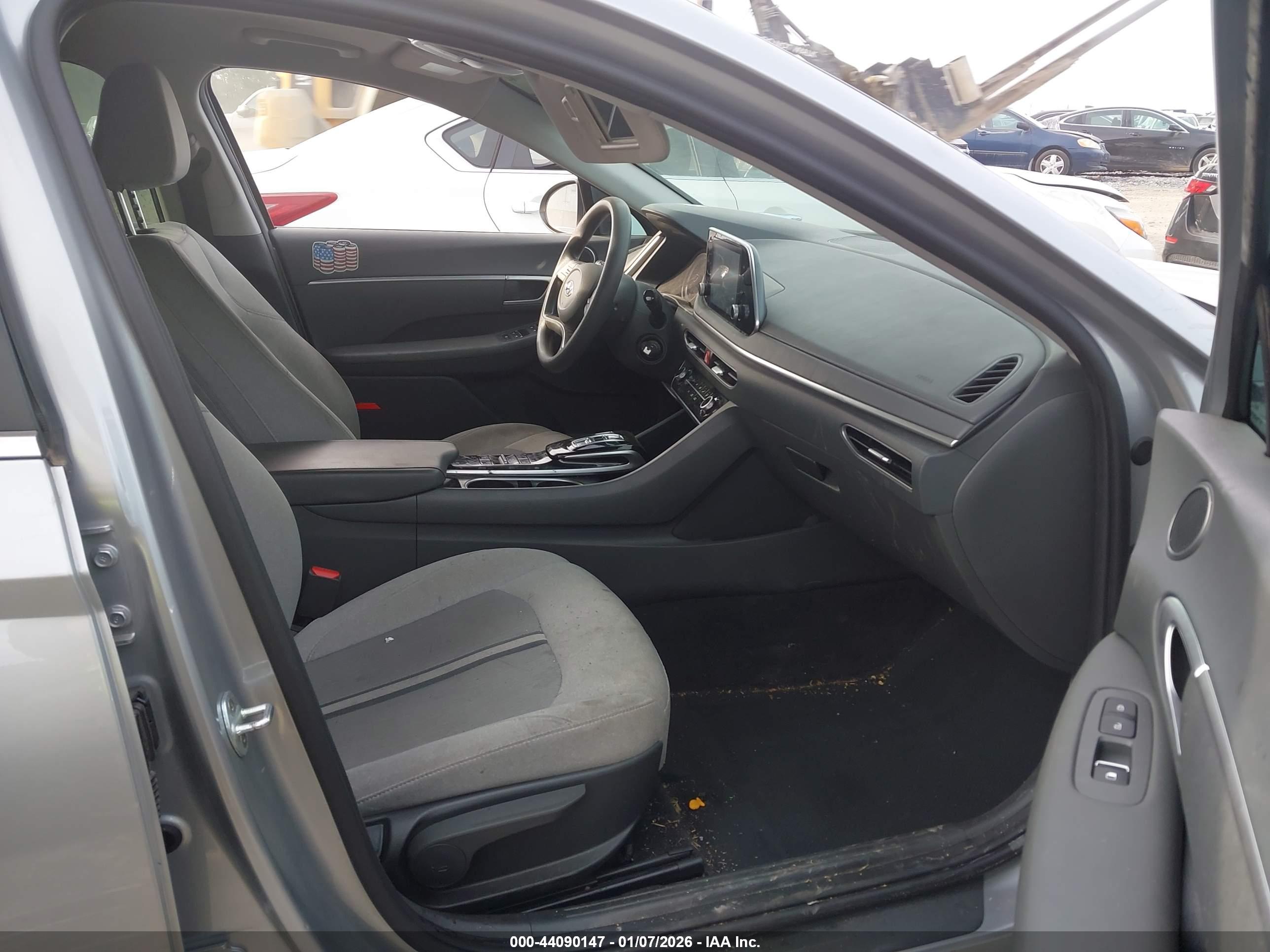 HYUNDAI SONATA image 5