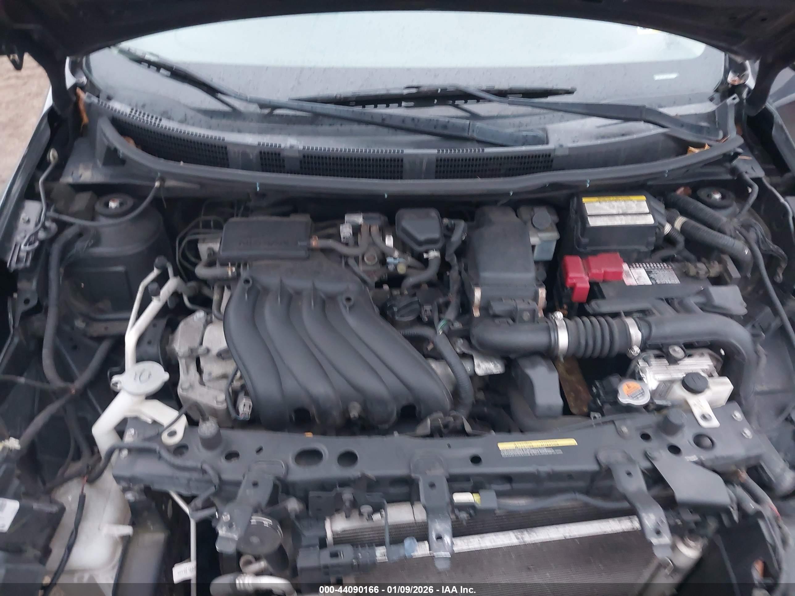 NISSAN VERSA image 10