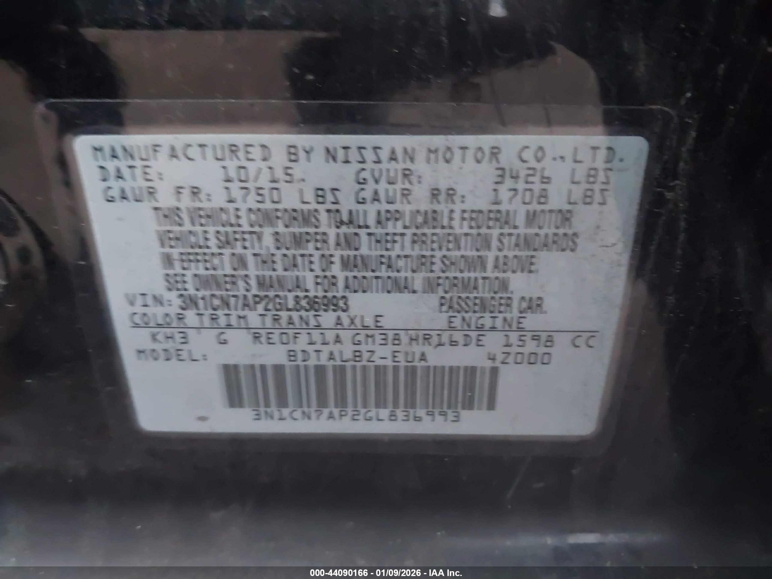 NISSAN VERSA image 9