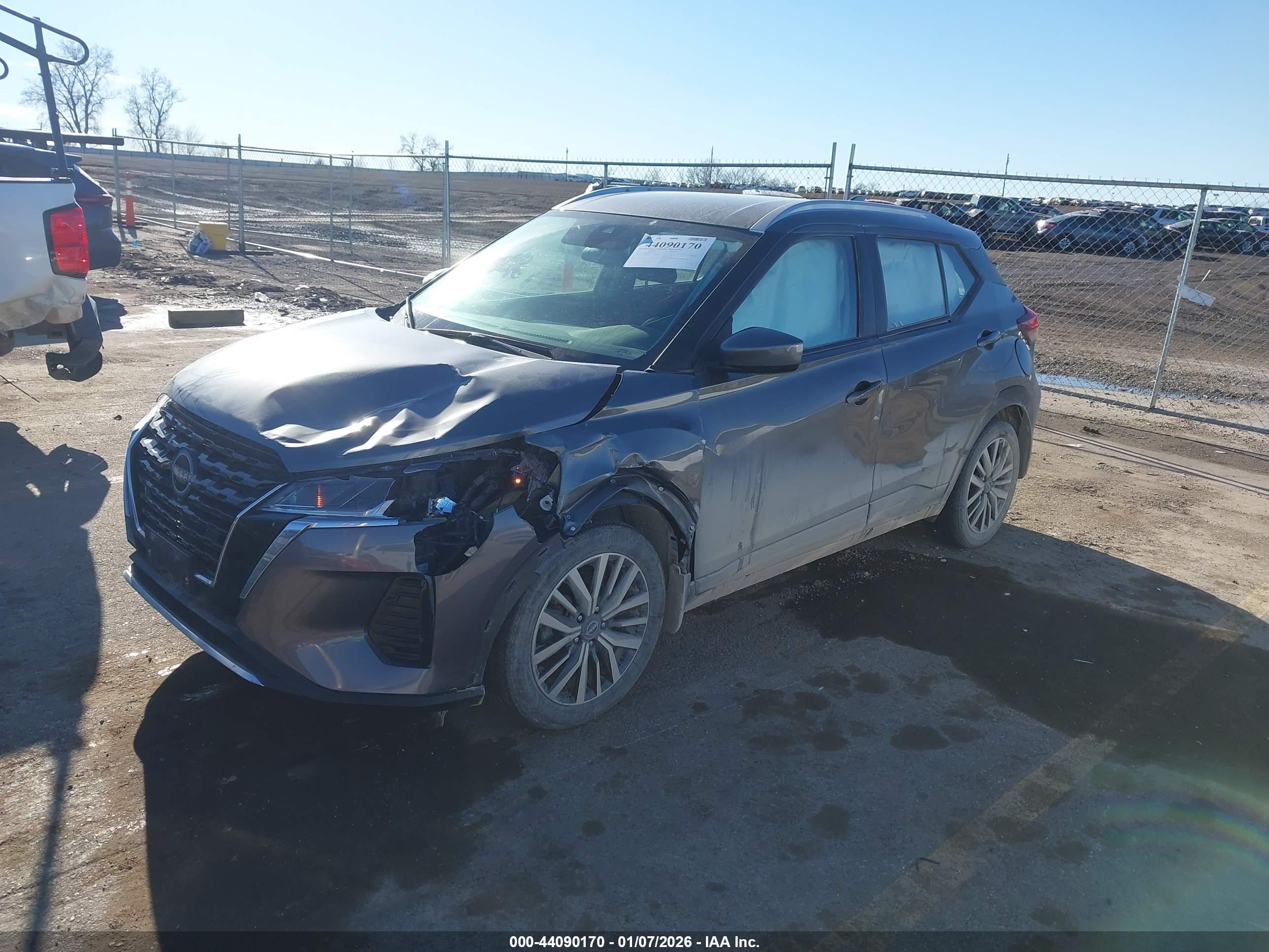 NISSAN KICKS image 2