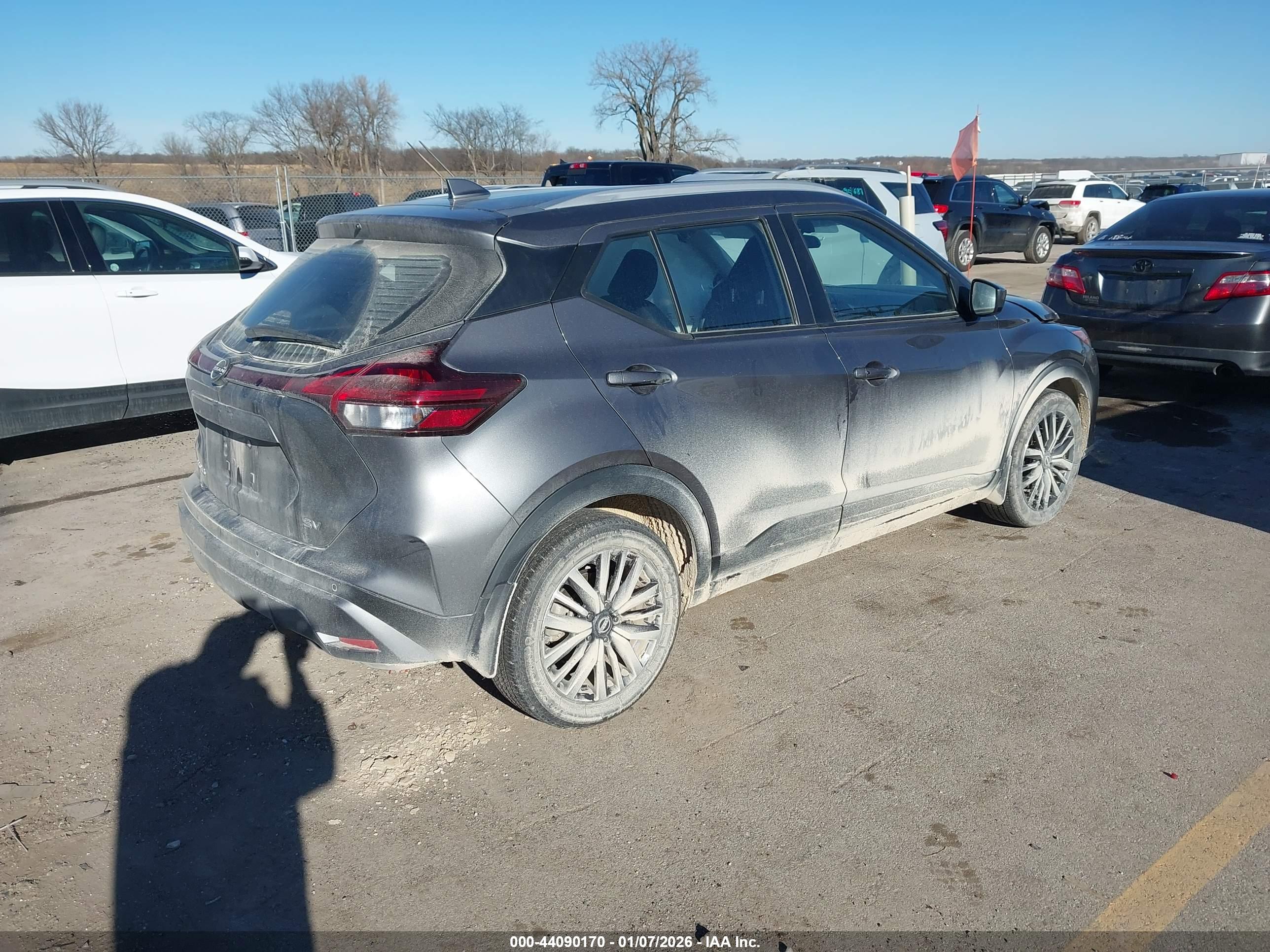 NISSAN KICKS image 4