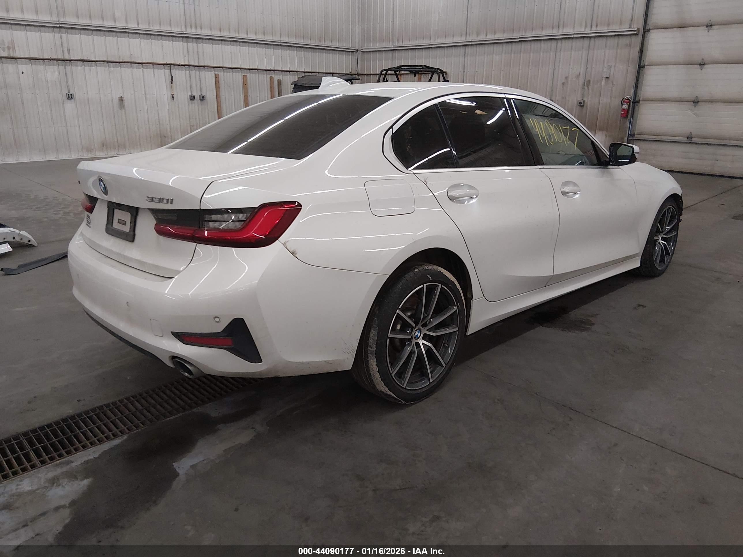 BMW 330I image 4