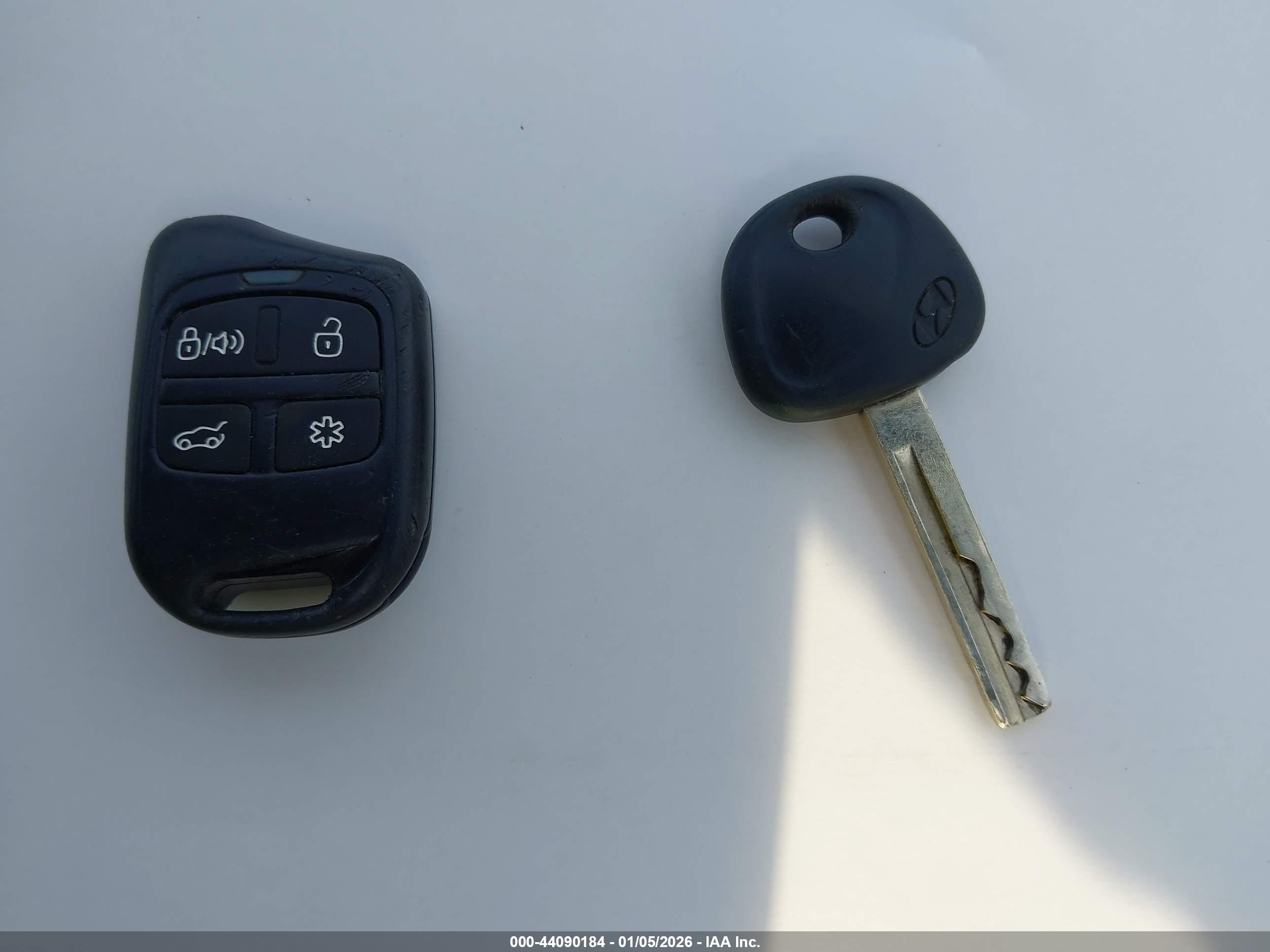 HYUNDAI ELANTRA image 11